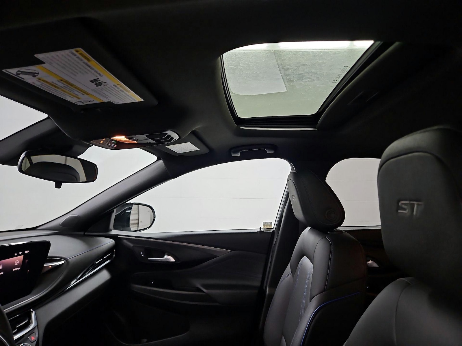 Sunroof(s) & Overhead Airbags