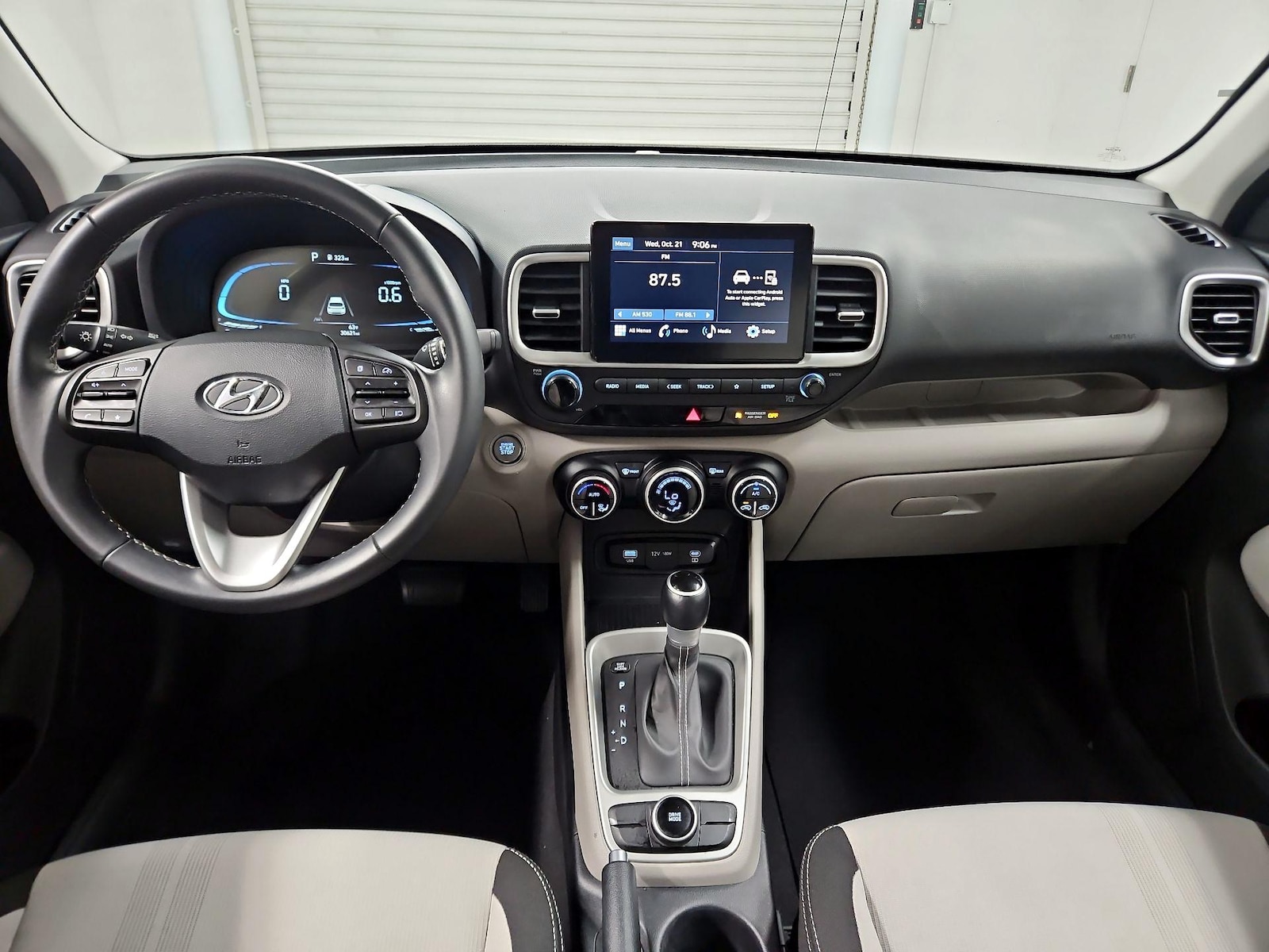 Apple CarPlay® & Android Auto™