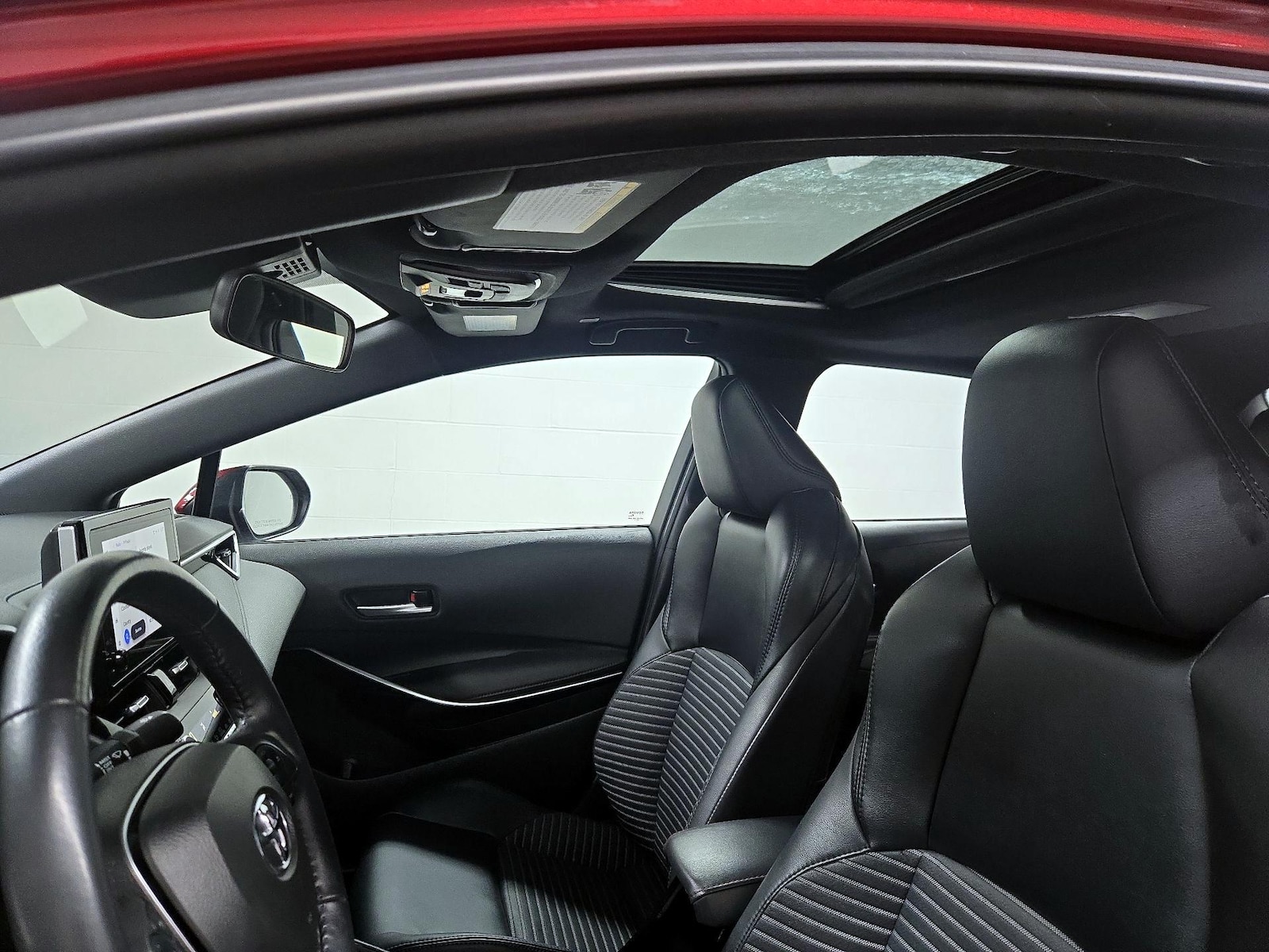 Sunroof(s) & Overhead Airbags
