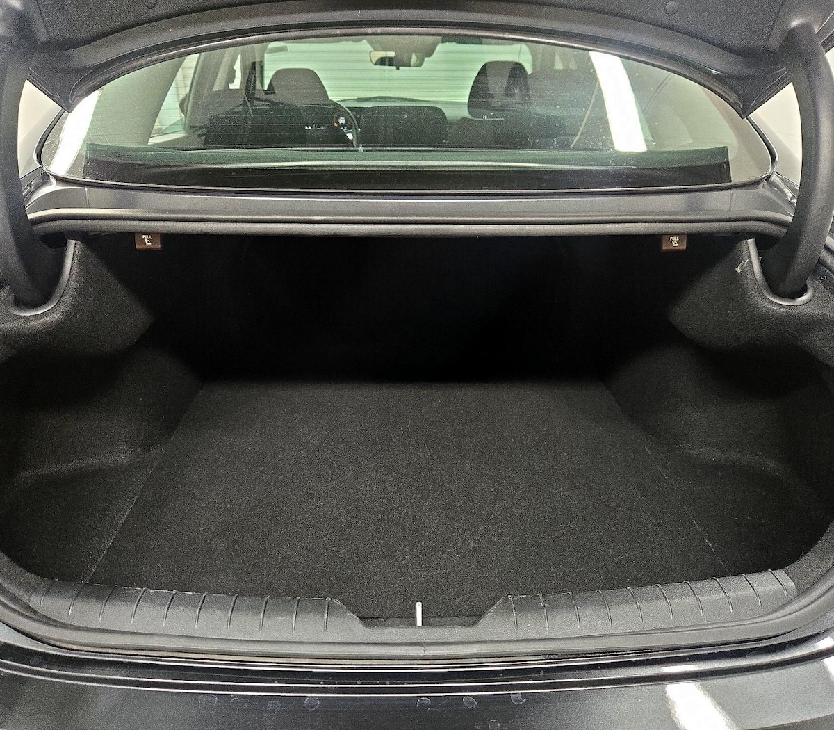 Trunk/Cargo (Seats Up)