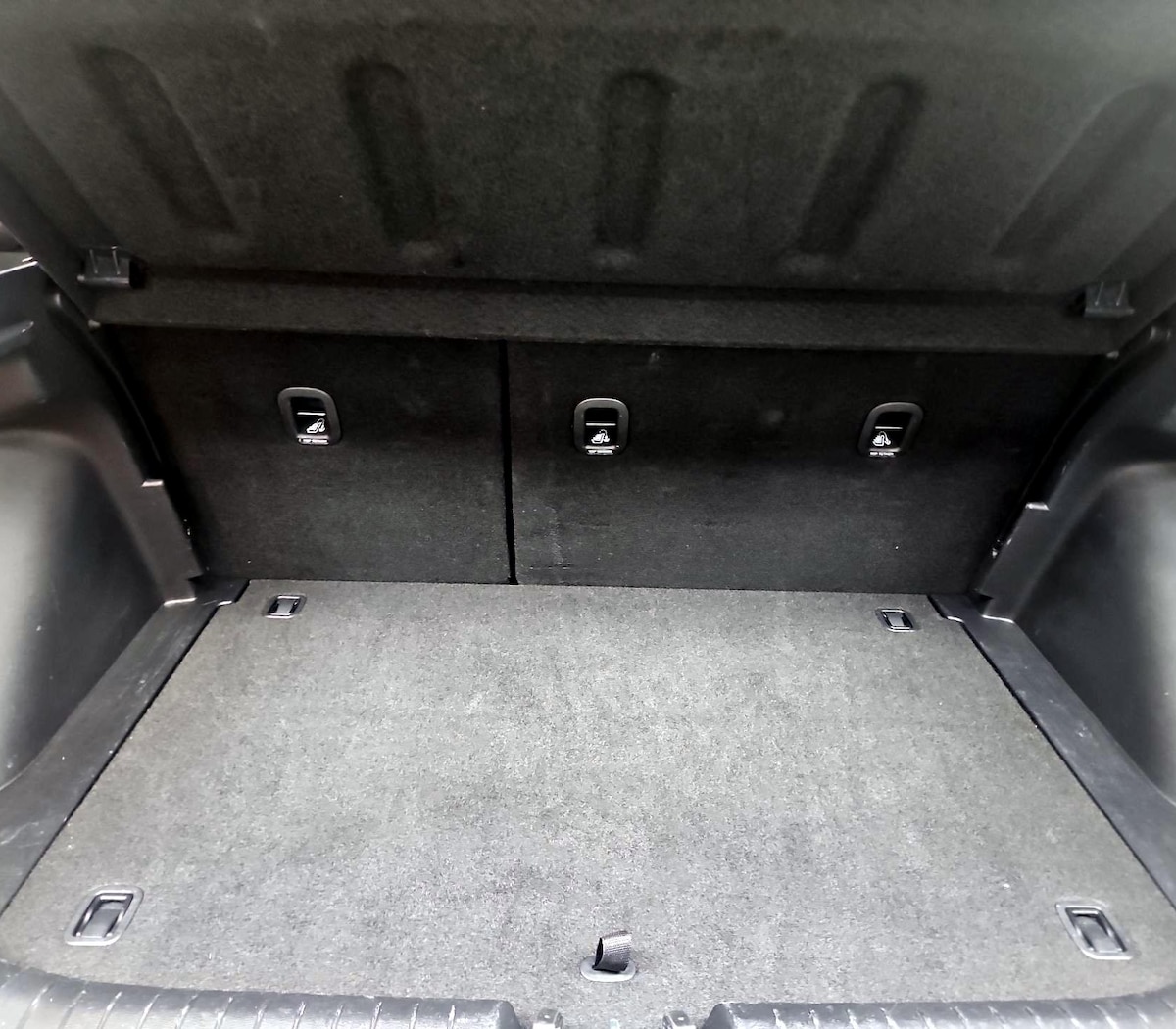 Trunk/Cargo (Seats Up)