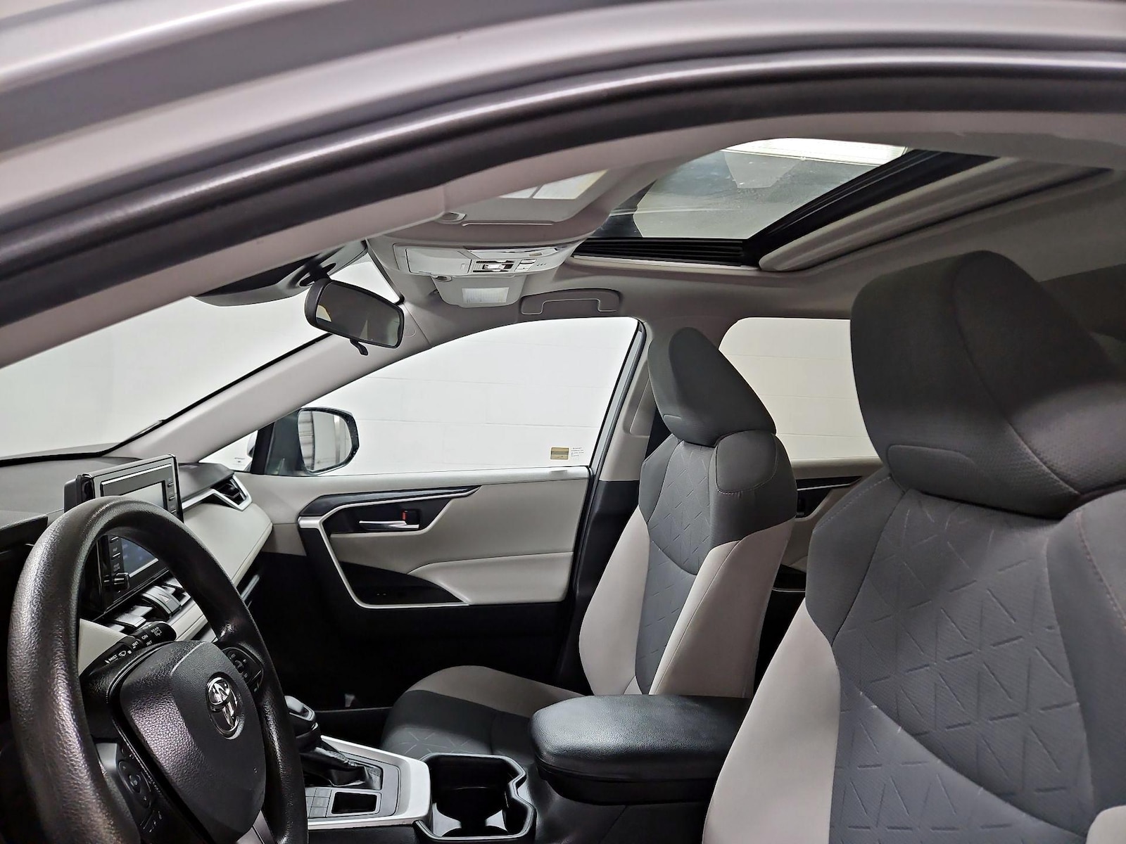 Sunroof(s) & Overhead Airbags