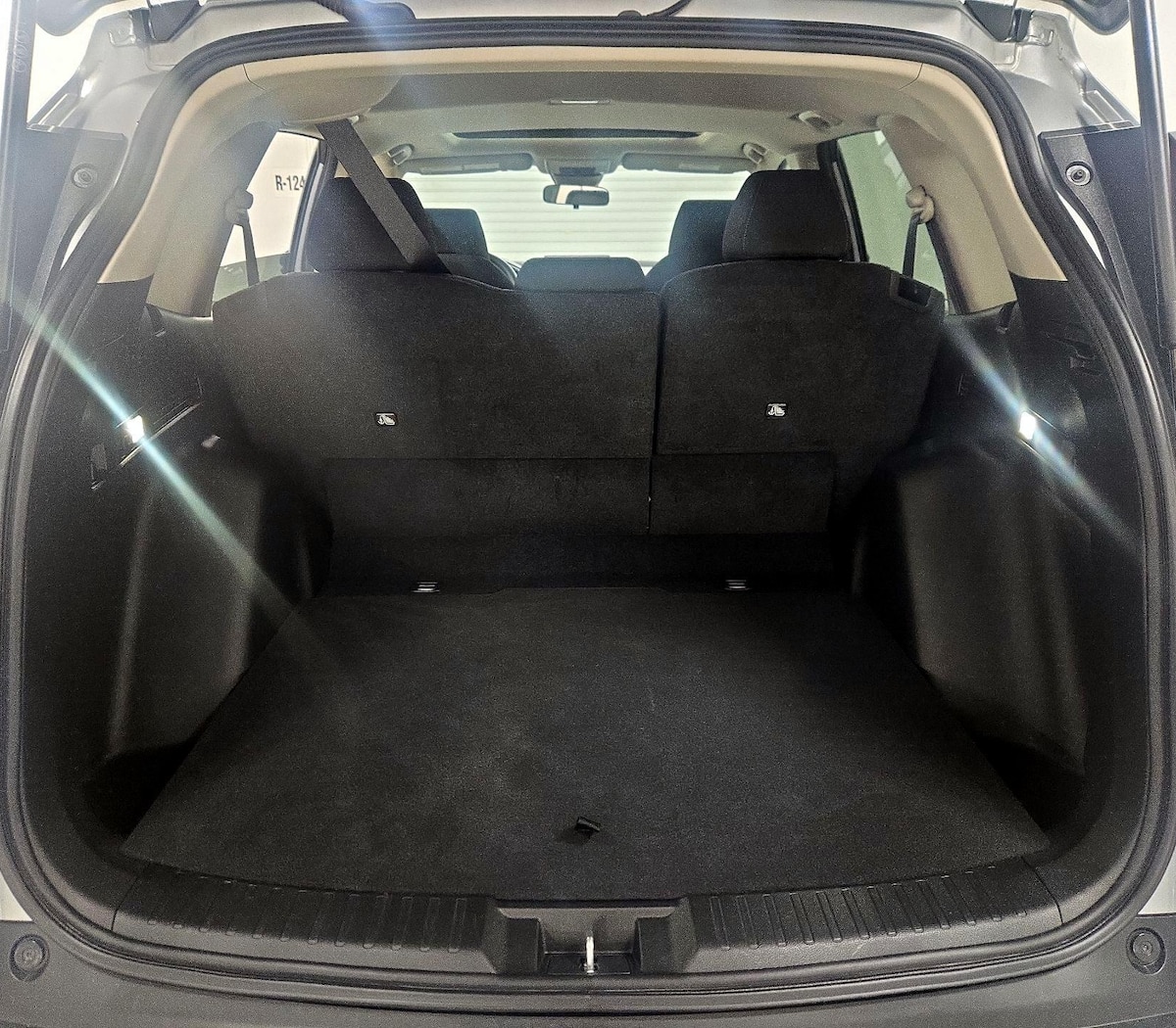 Trunk/Cargo (Seats Up)