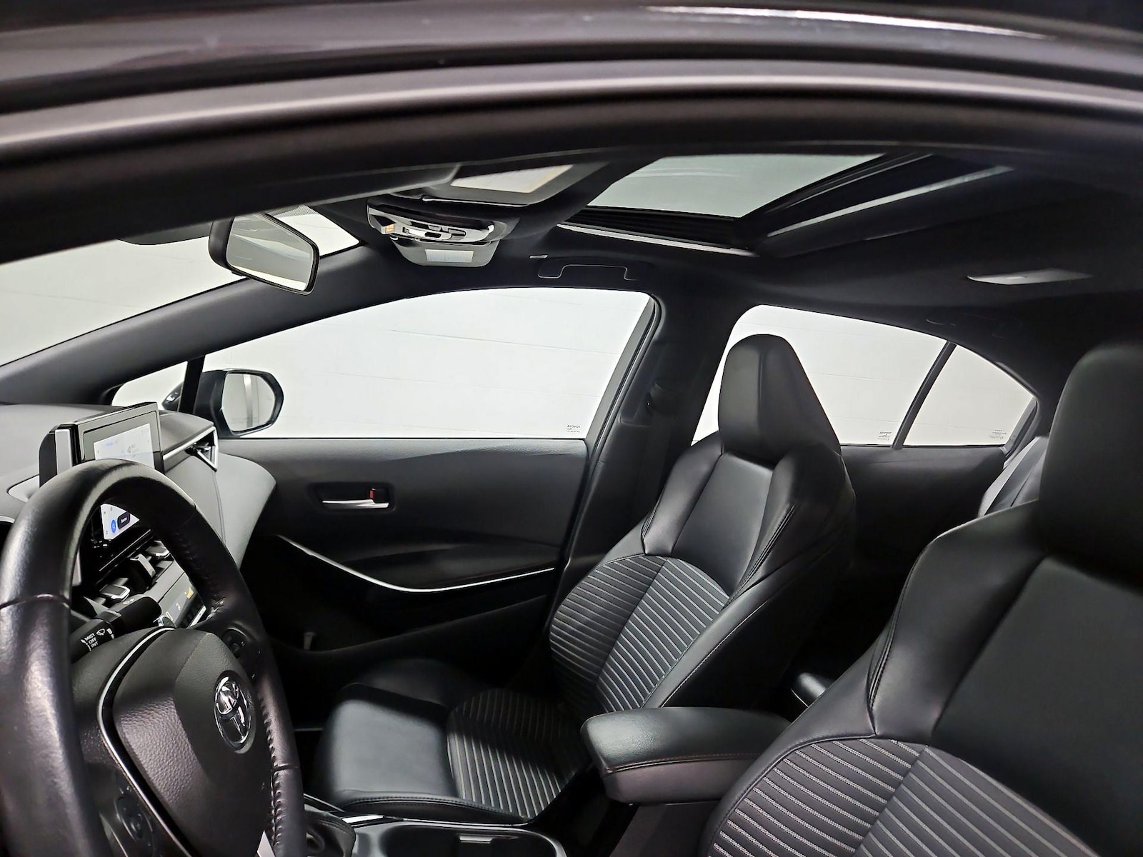 Sunroof(s) & Overhead Airbags