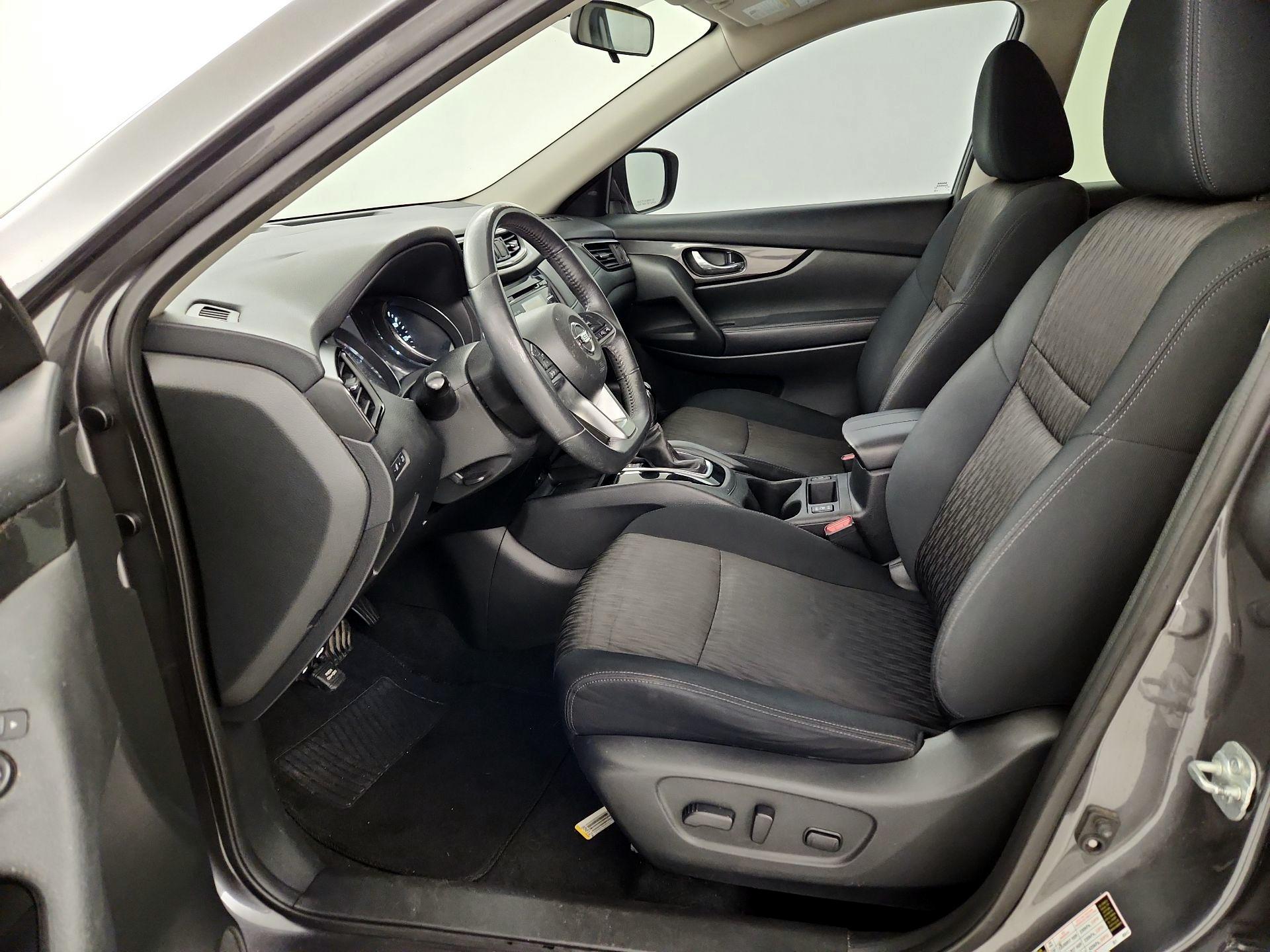 Thumbnail: 2017 Nissan Rogue - 11