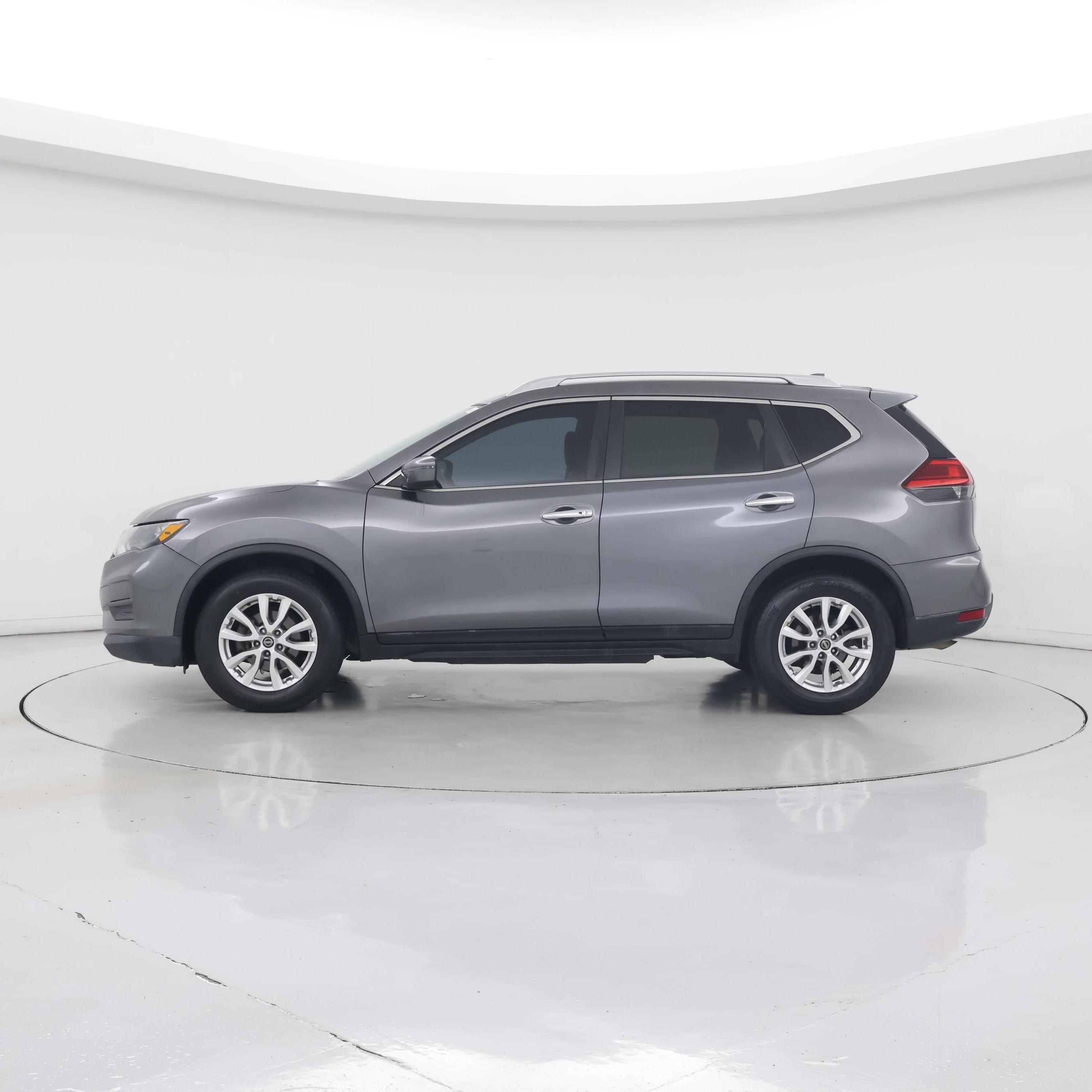Thumbnail: 2017 Nissan Rogue - 3
