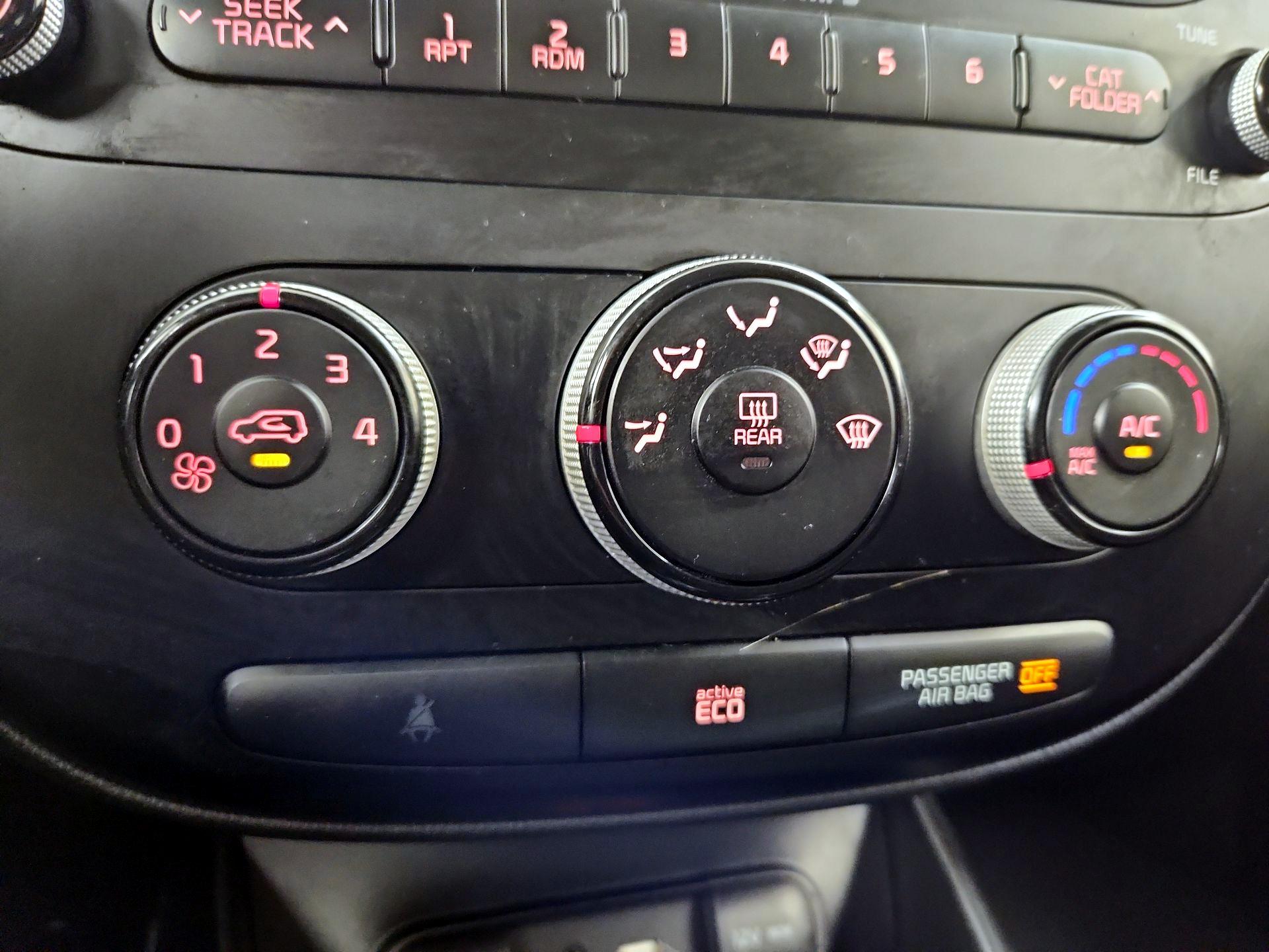Thumbnail: 2015 Kia Soul - 15