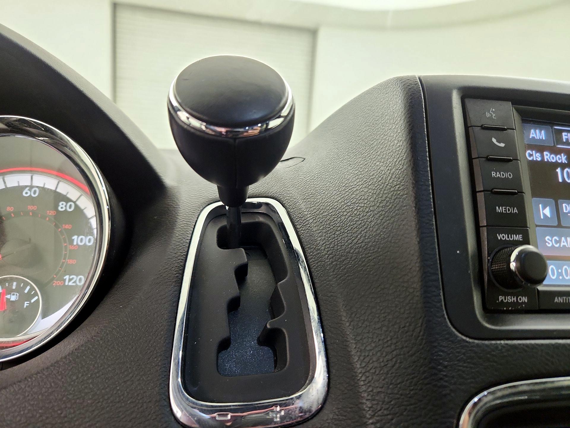 Thumbnail: 2018 Dodge Grand Caravan - 18