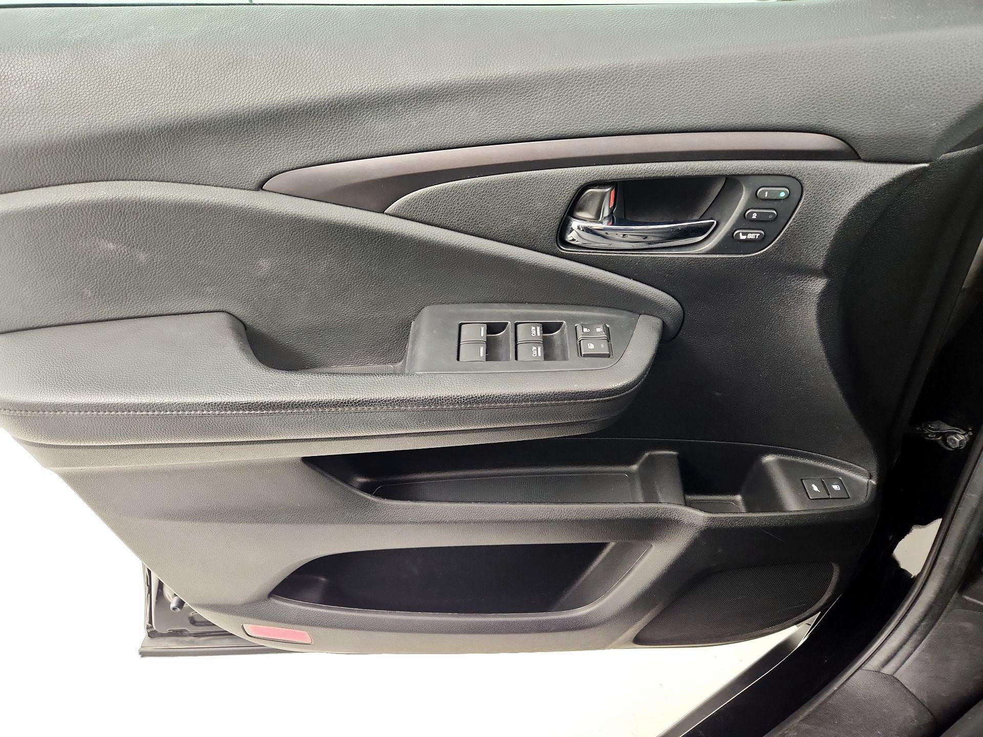 Thumbnail: 2021 Honda Pilot - 12