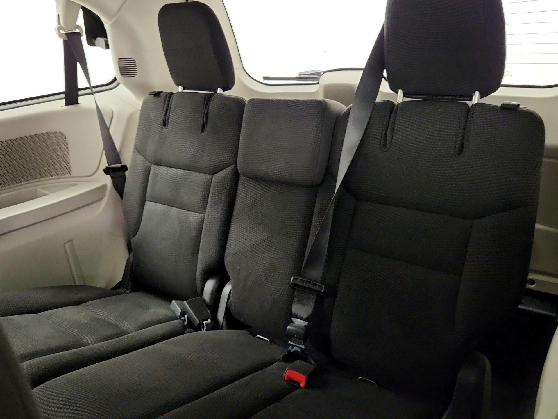 Thumbnail: 2020 Dodge Grand Caravan - 19