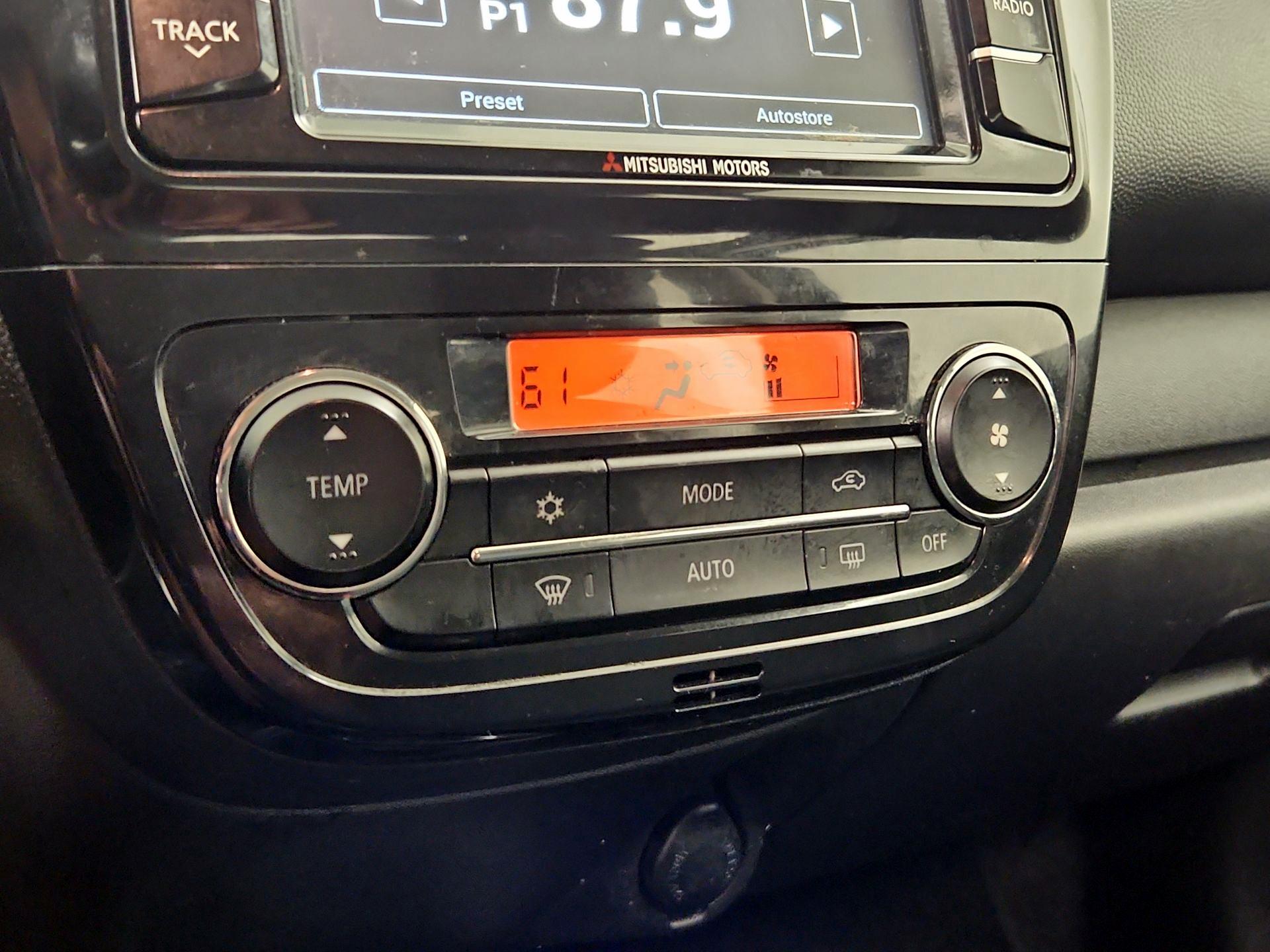 Thumbnail: 2018 Mitsubishi Mirage G4 - 16