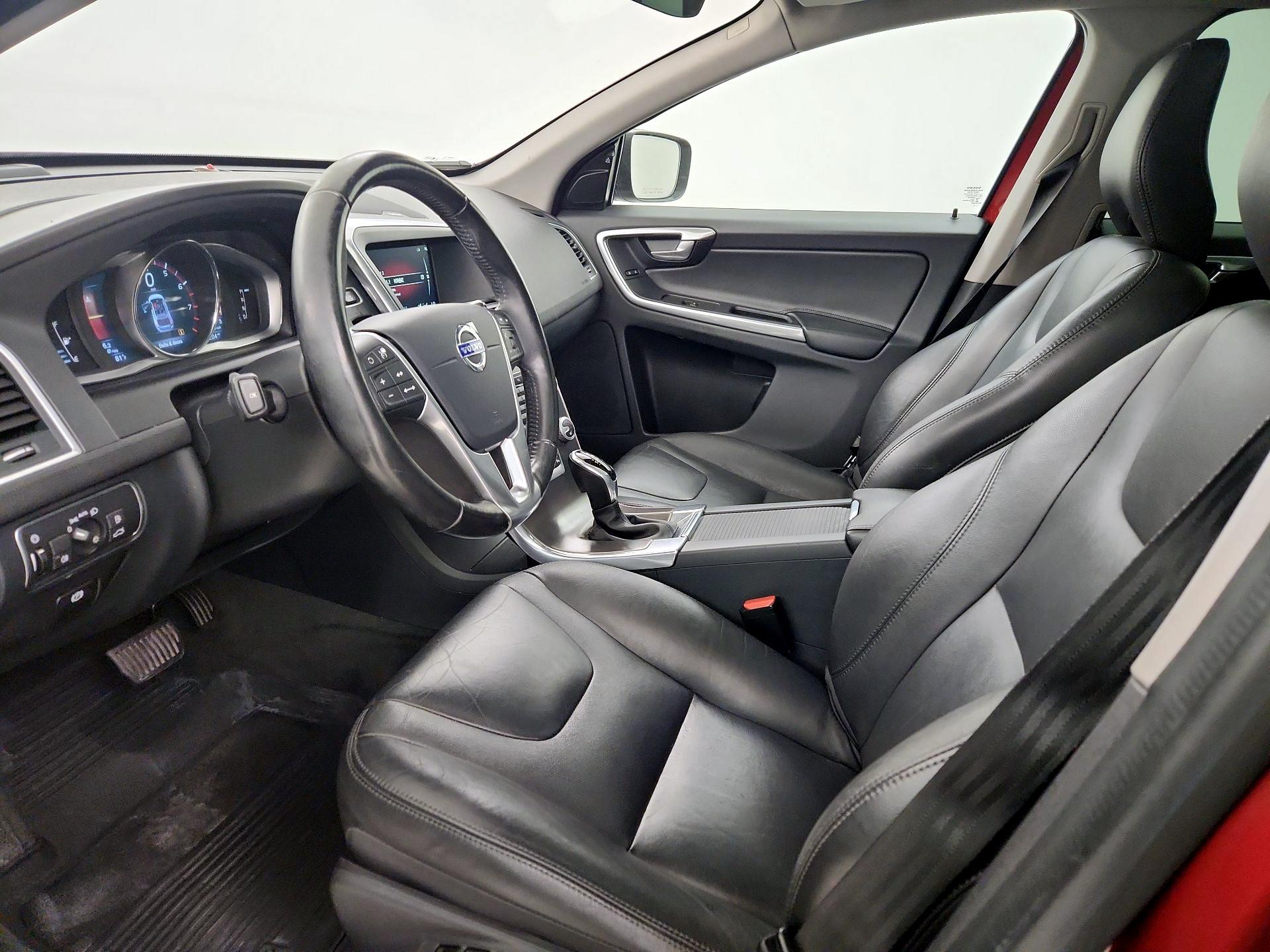 Thumbnail: 2016 Volvo XC60 - 11