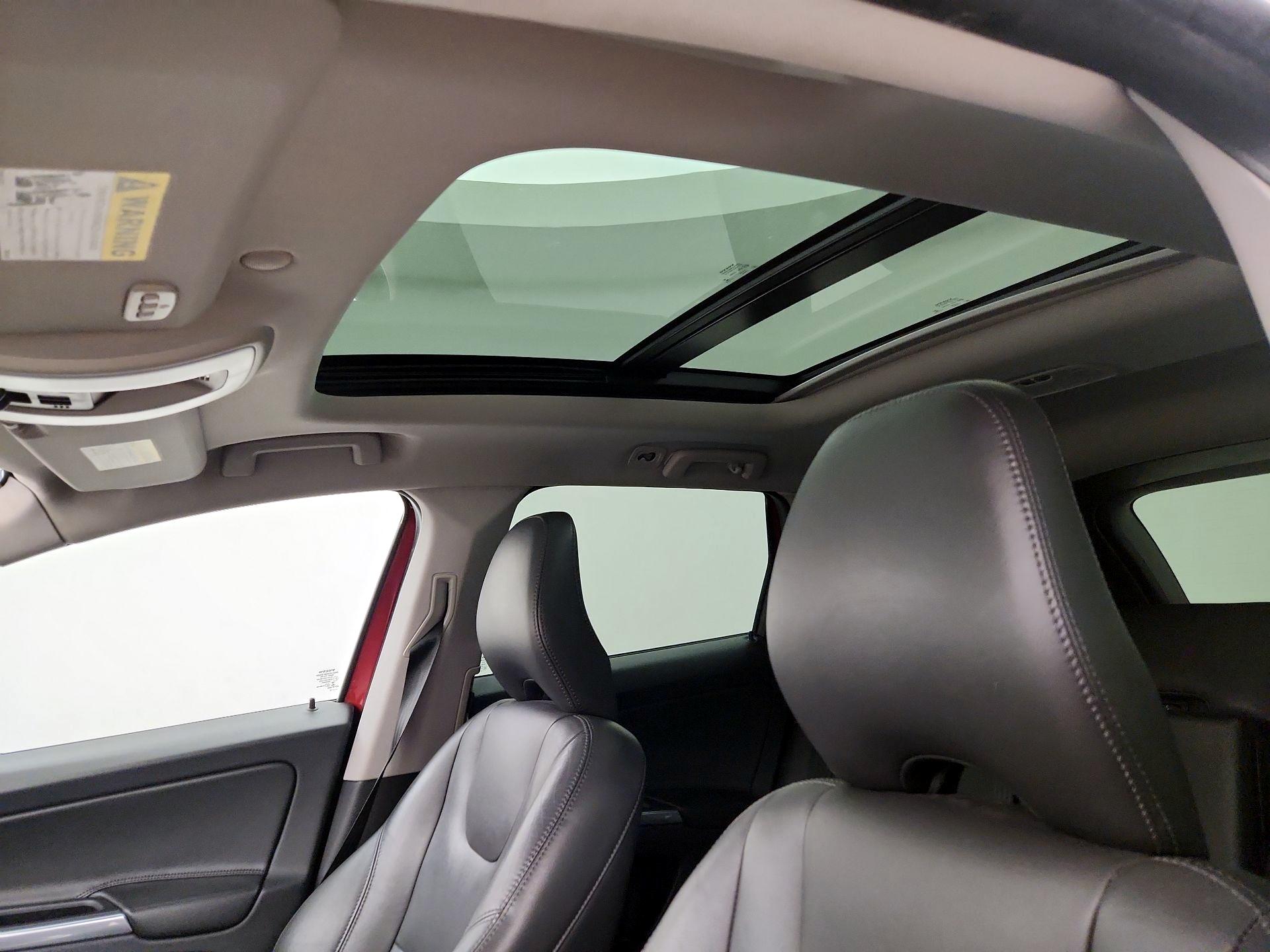 Thumbnail: 2016 Volvo XC60 - 19