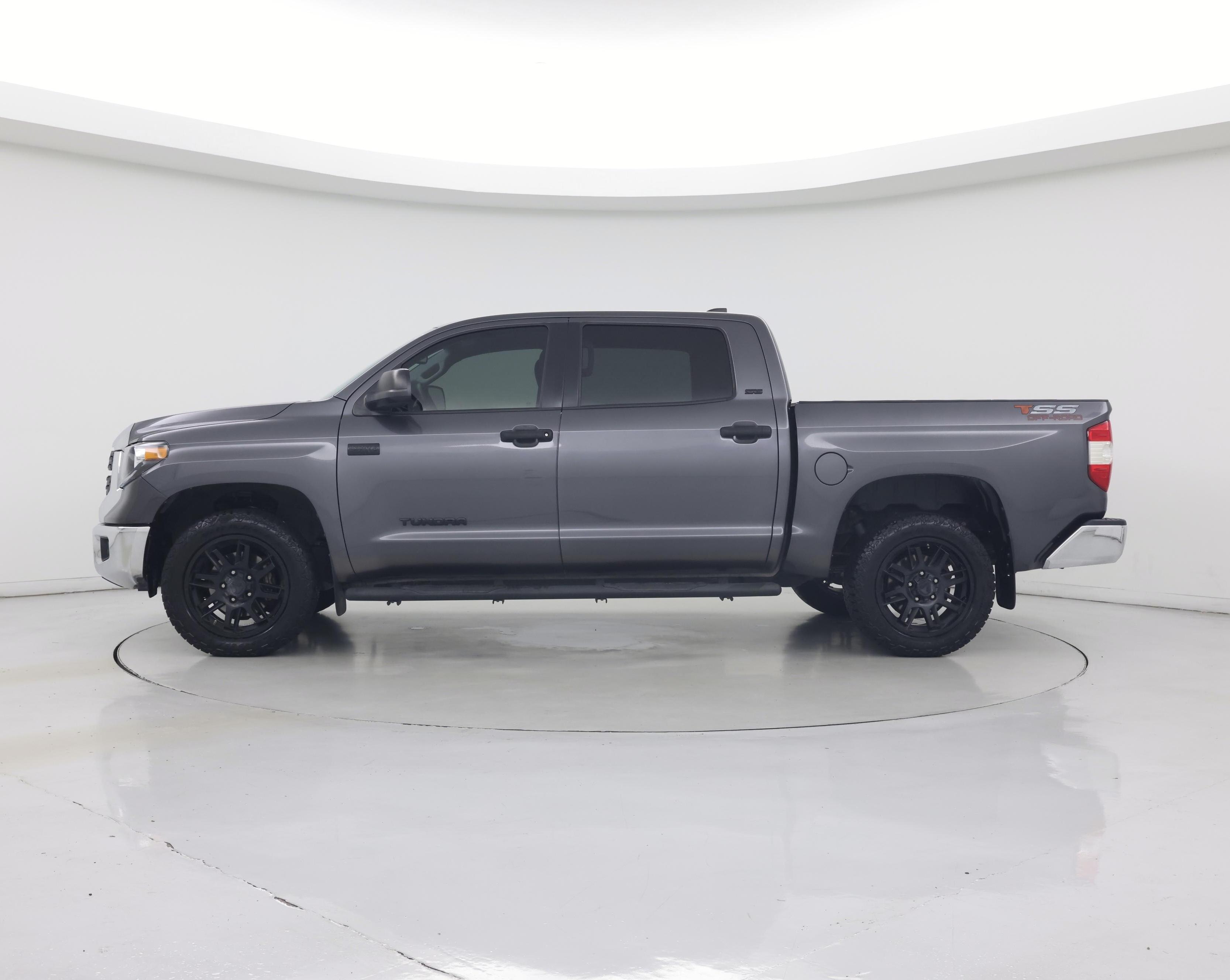 Thumbnail: 2021 Toyota Tundra - 3