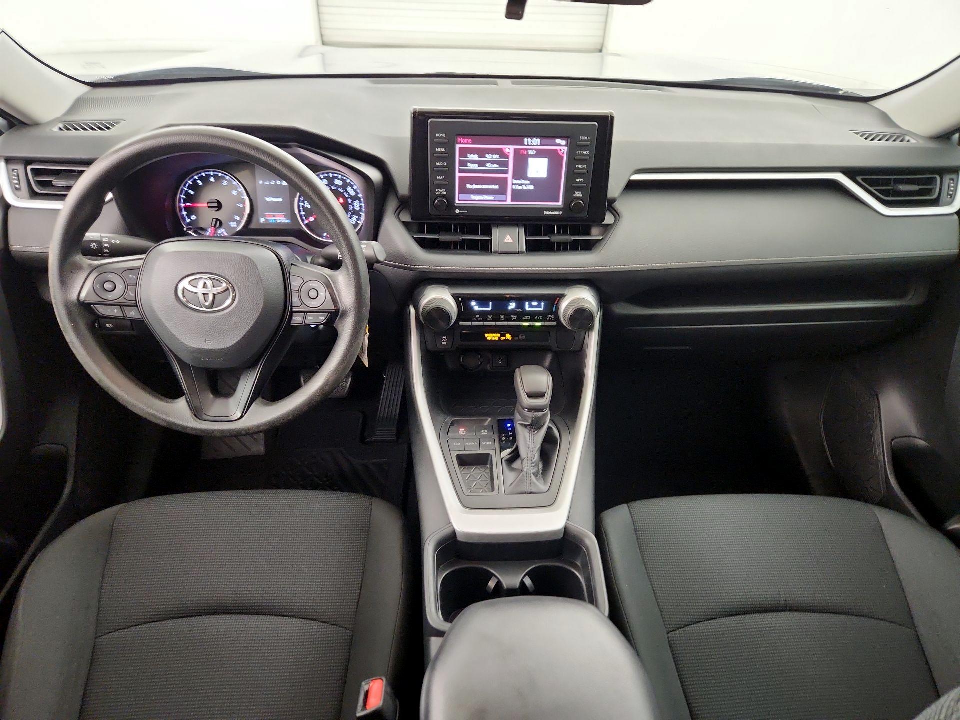 Thumbnail: 2020 Toyota RAV4 - 9