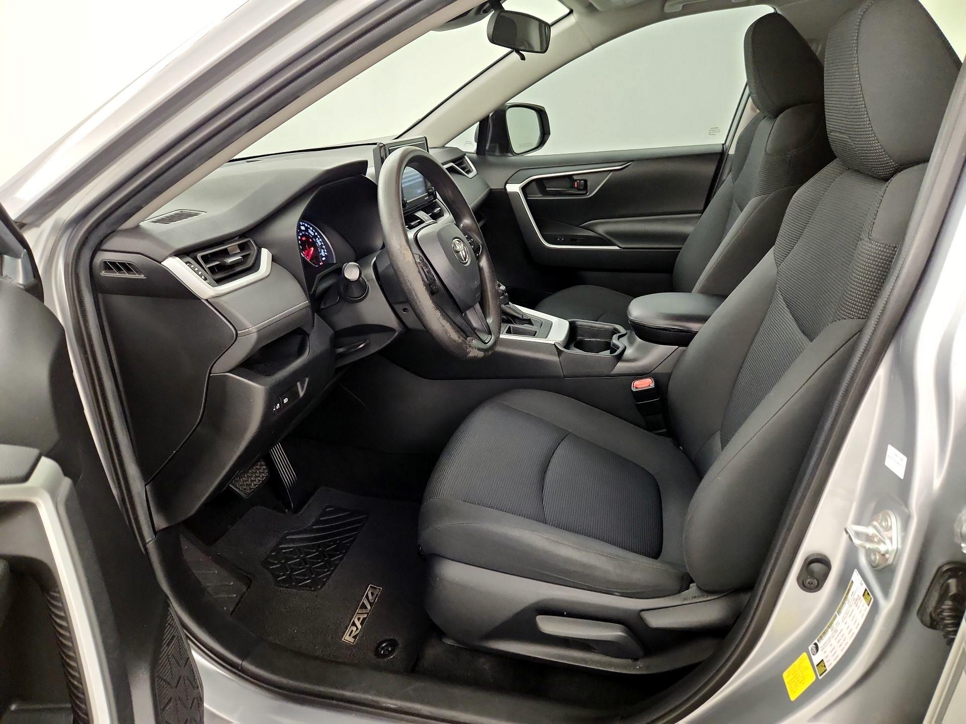 Thumbnail: 2020 Toyota RAV4 - 11