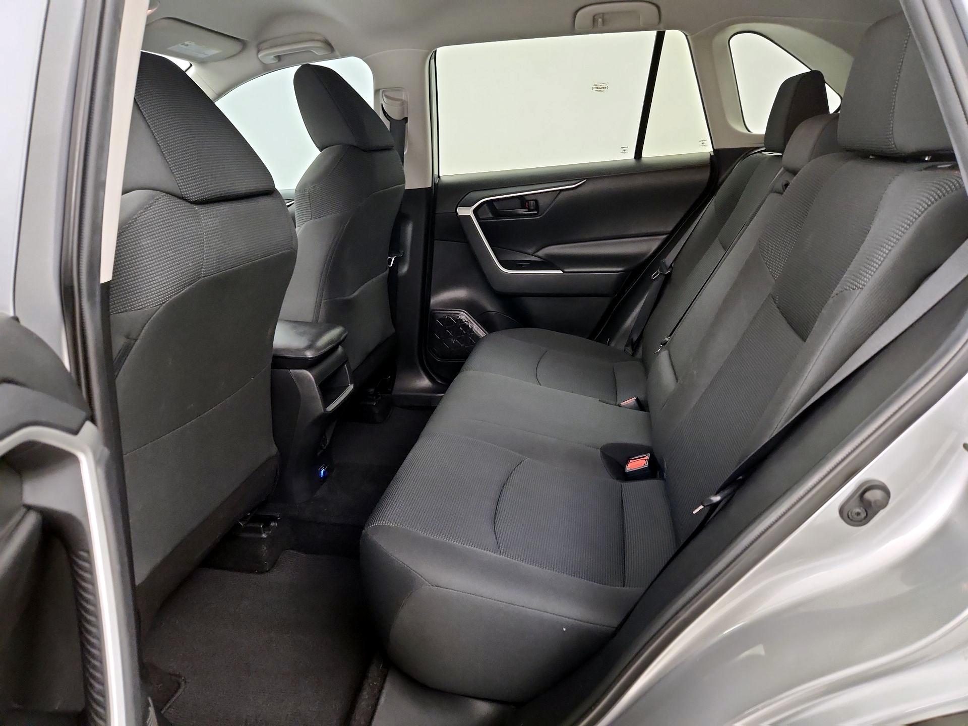 Thumbnail: 2020 Toyota RAV4 - 19