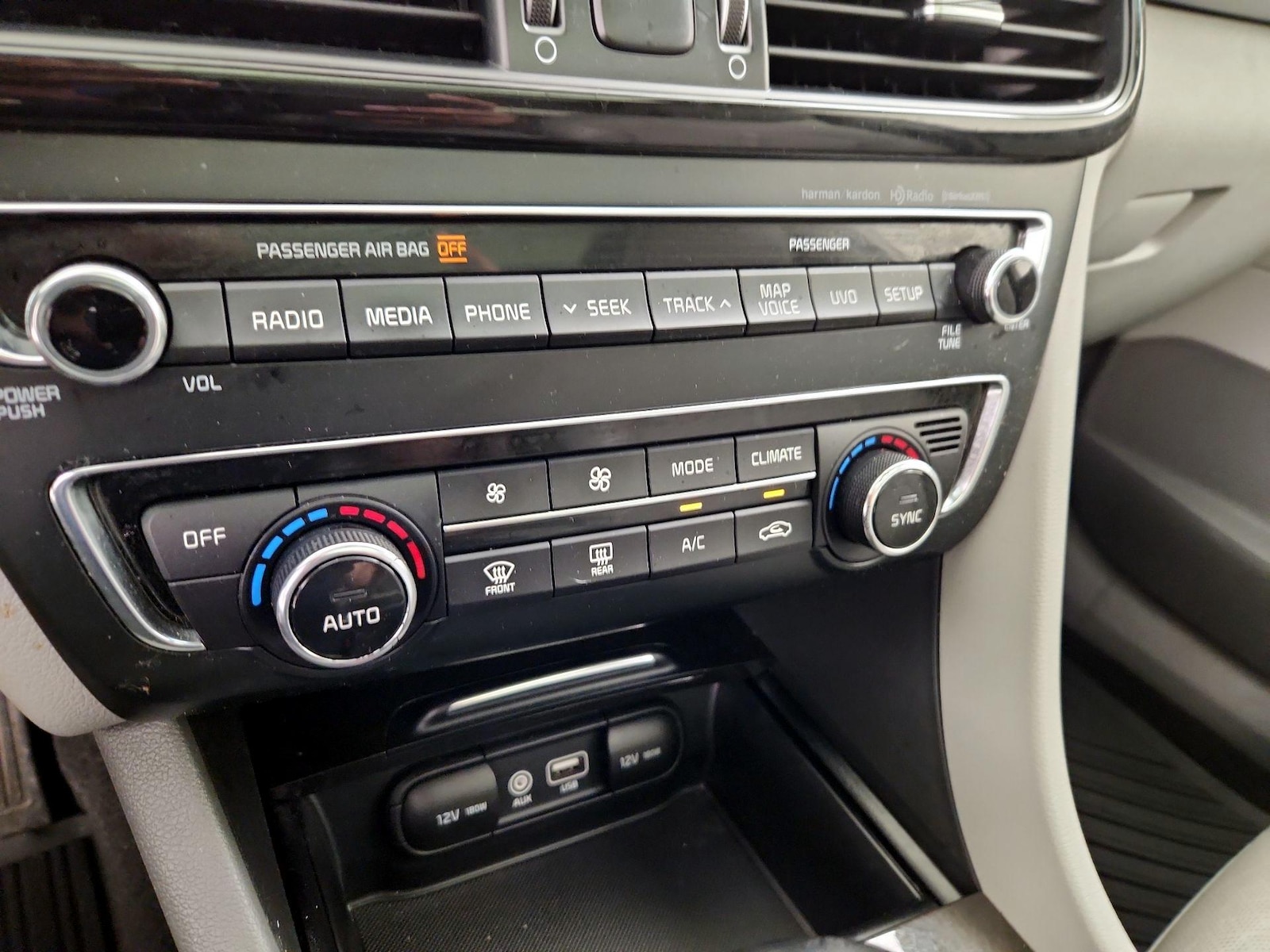 2016 Kia Optima EX - Photo 18