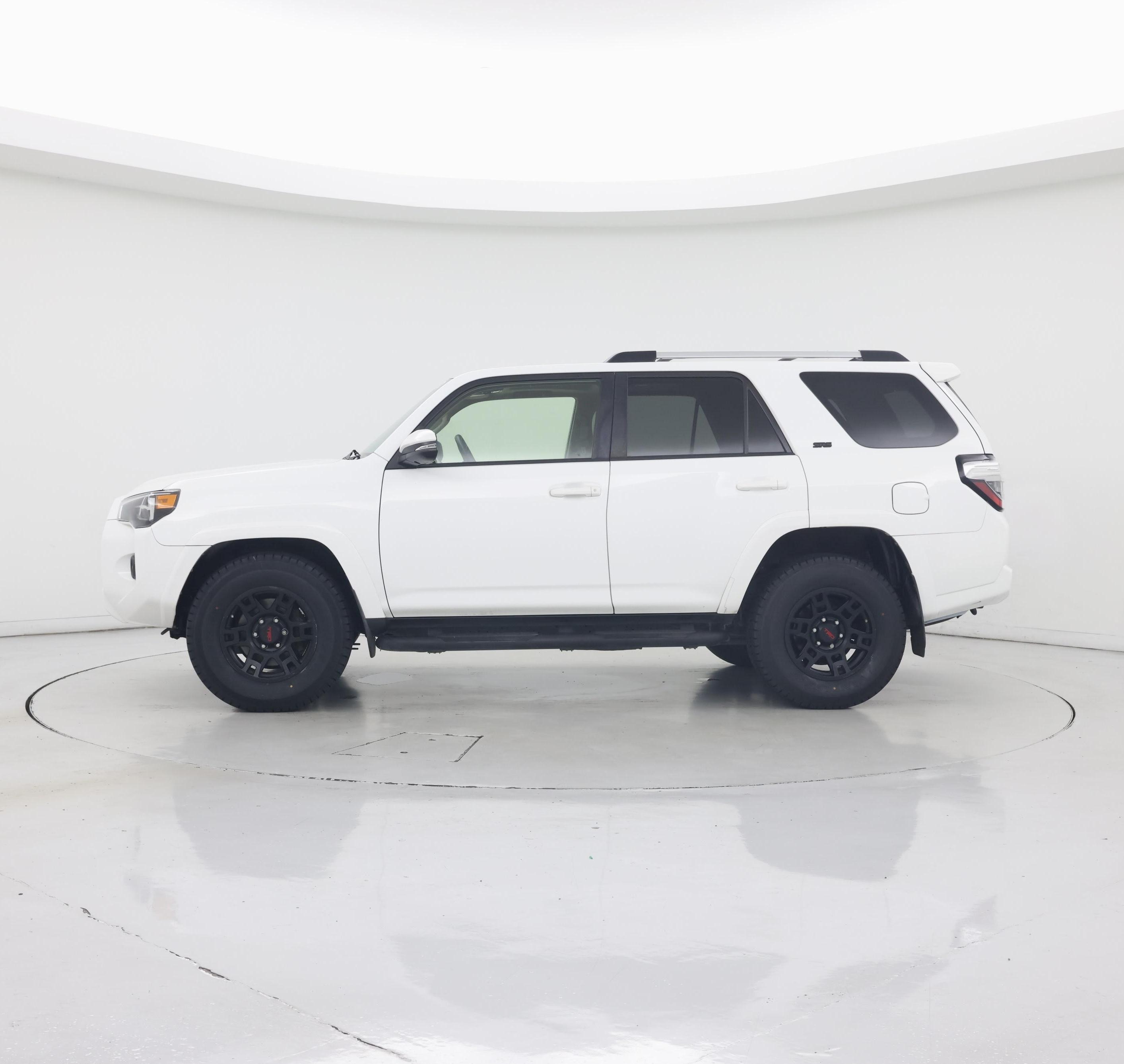 Thumbnail: 2021 Toyota 4Runner - 3