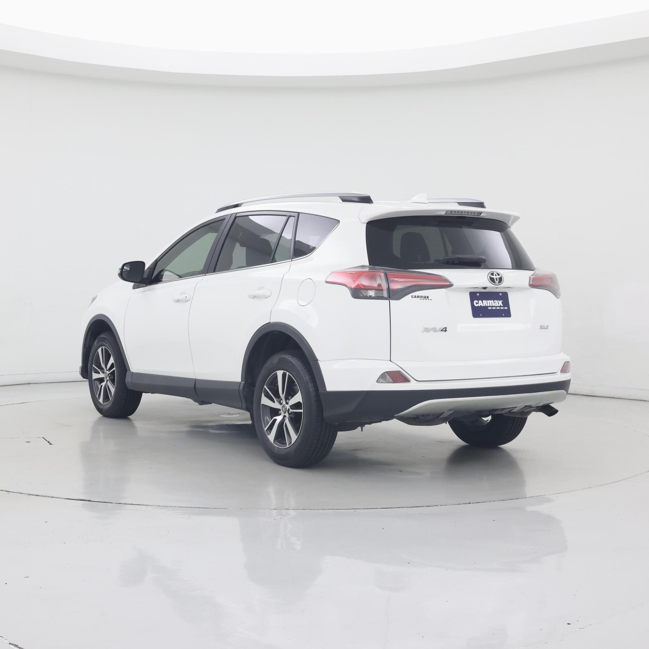 Thumbnail: 2017 Toyota RAV4 - 2