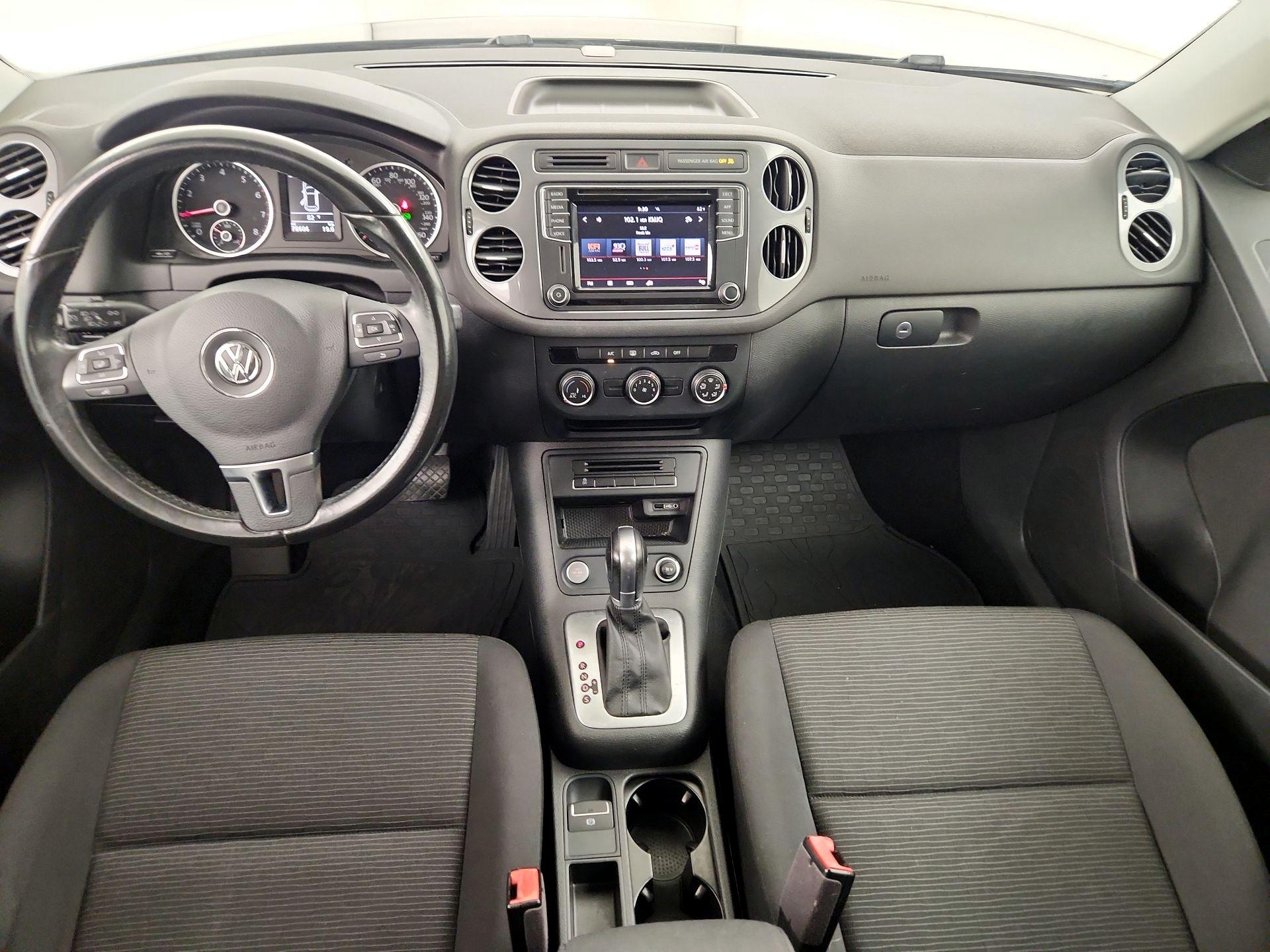 Thumbnail: 2017 Volkswagen Tiguan - 9