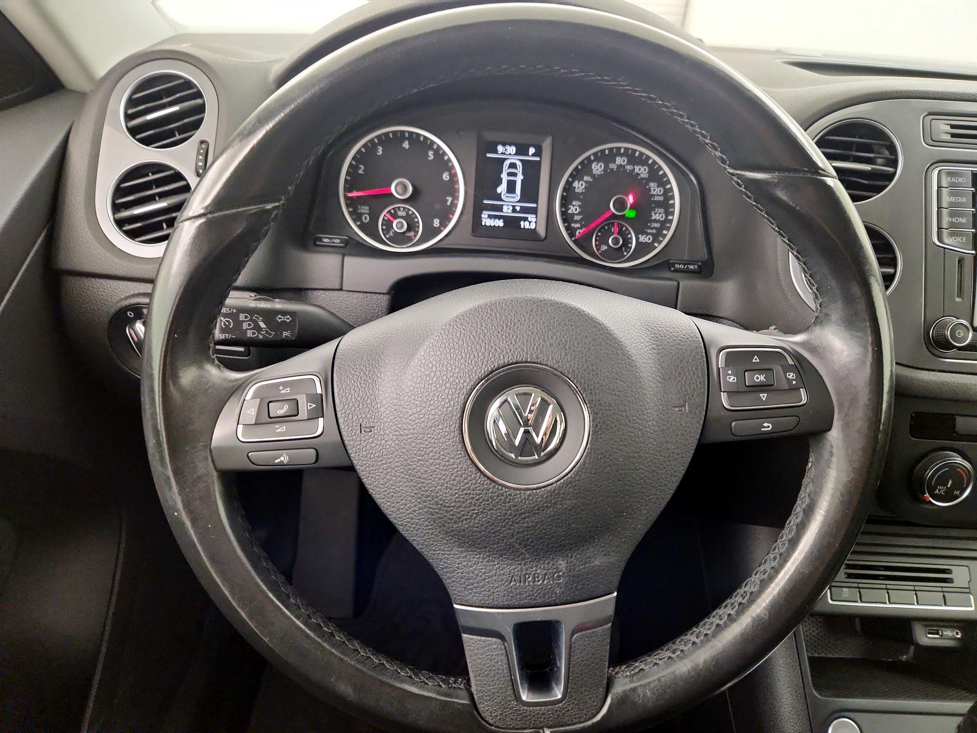 Thumbnail: 2017 Volkswagen Tiguan - 10