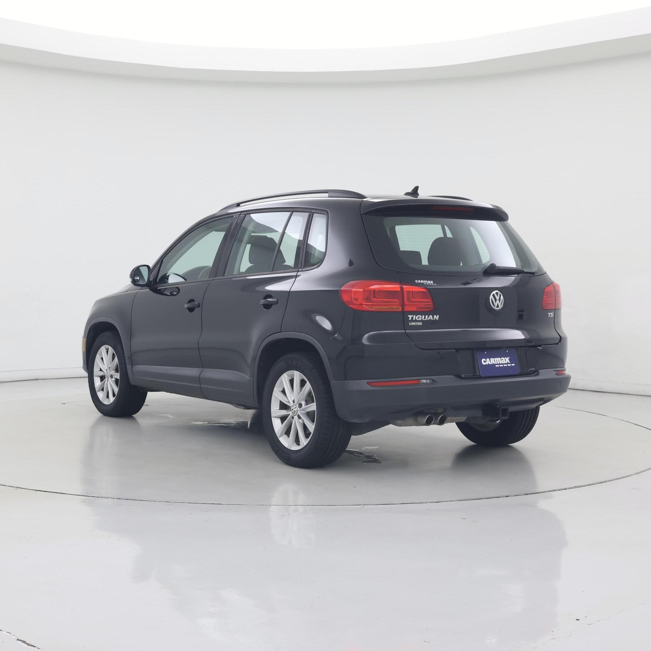 Thumbnail: 2017 Volkswagen Tiguan - 2