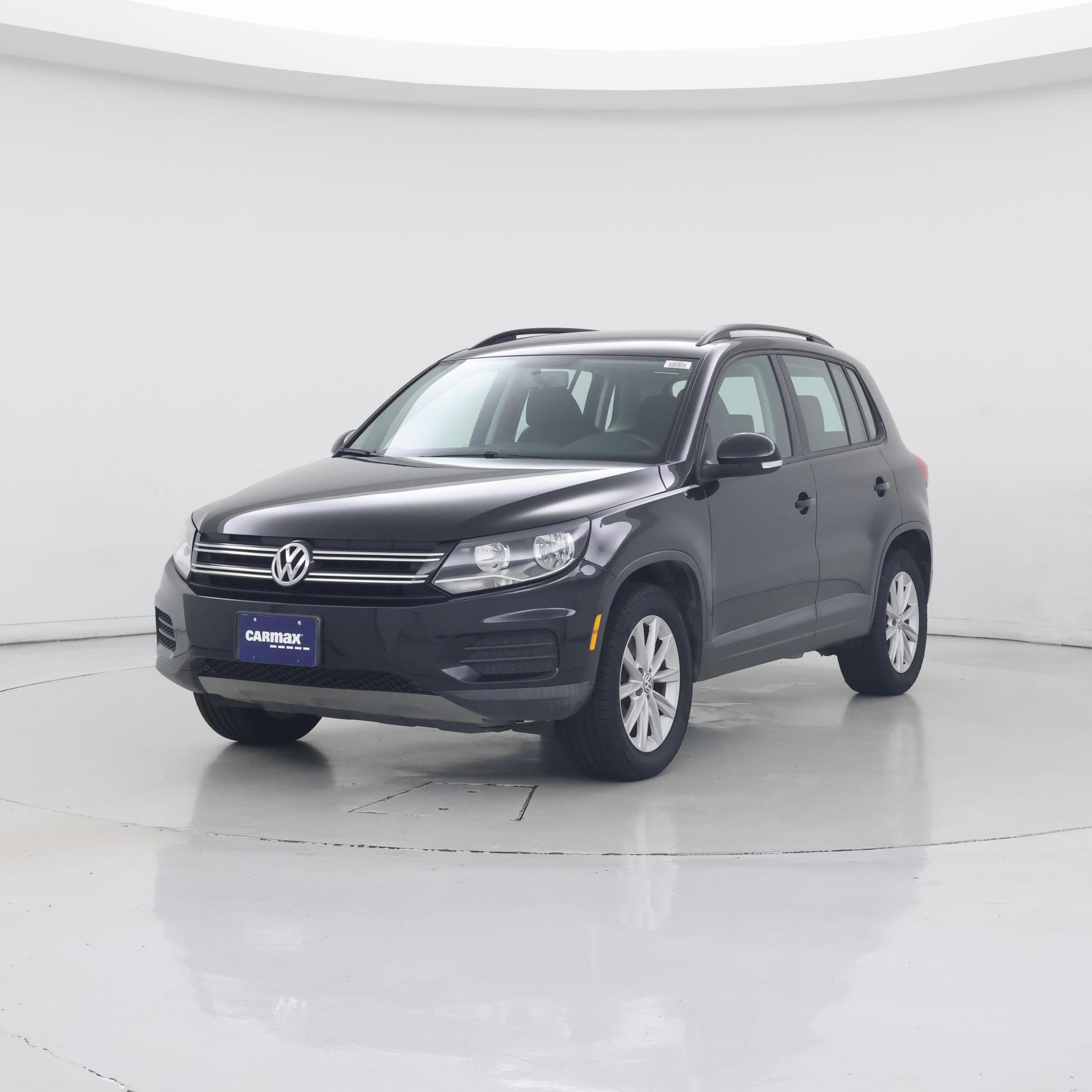 Thumbnail: 2017 Volkswagen Tiguan - 4