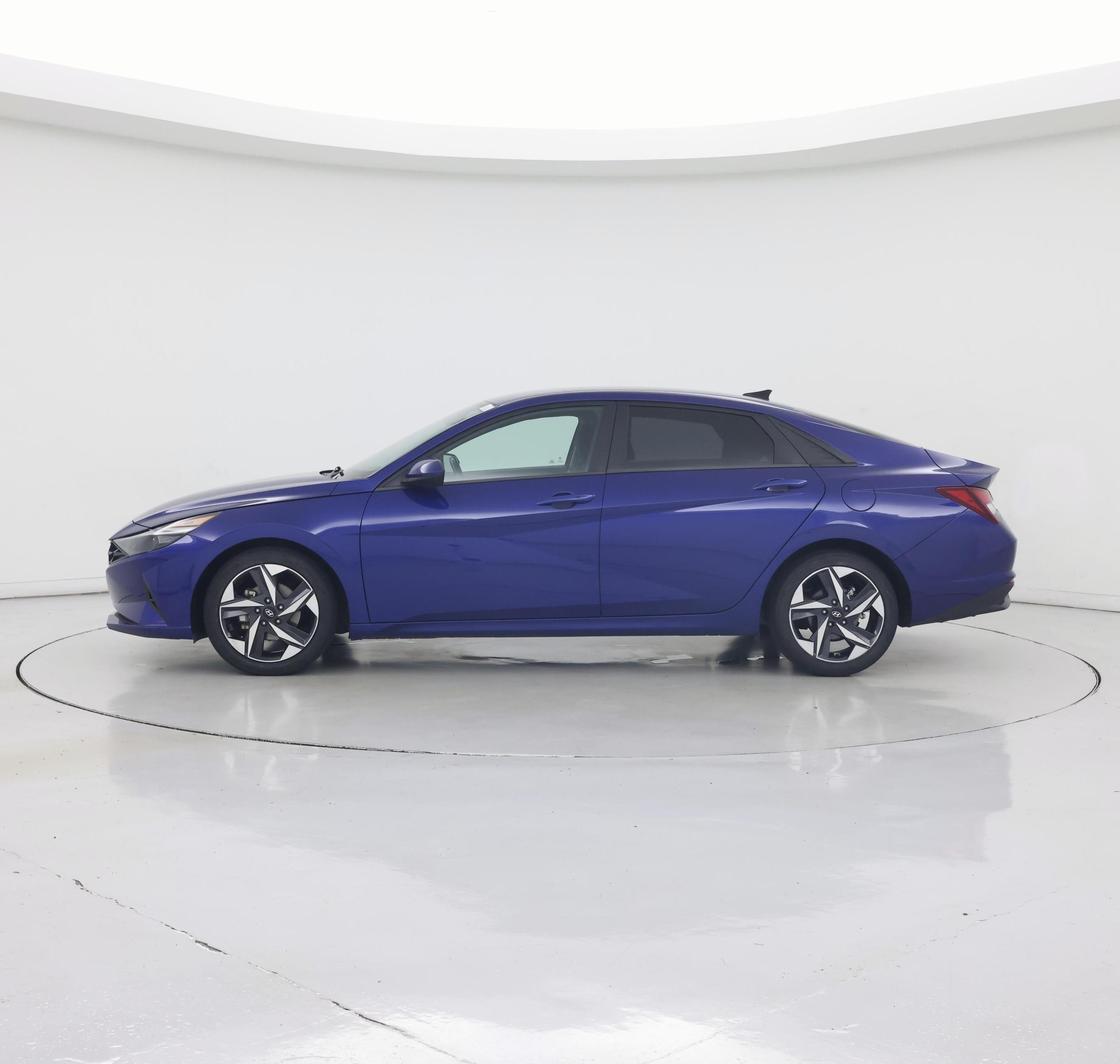Thumbnail: 2023 Hyundai Elantra - 3