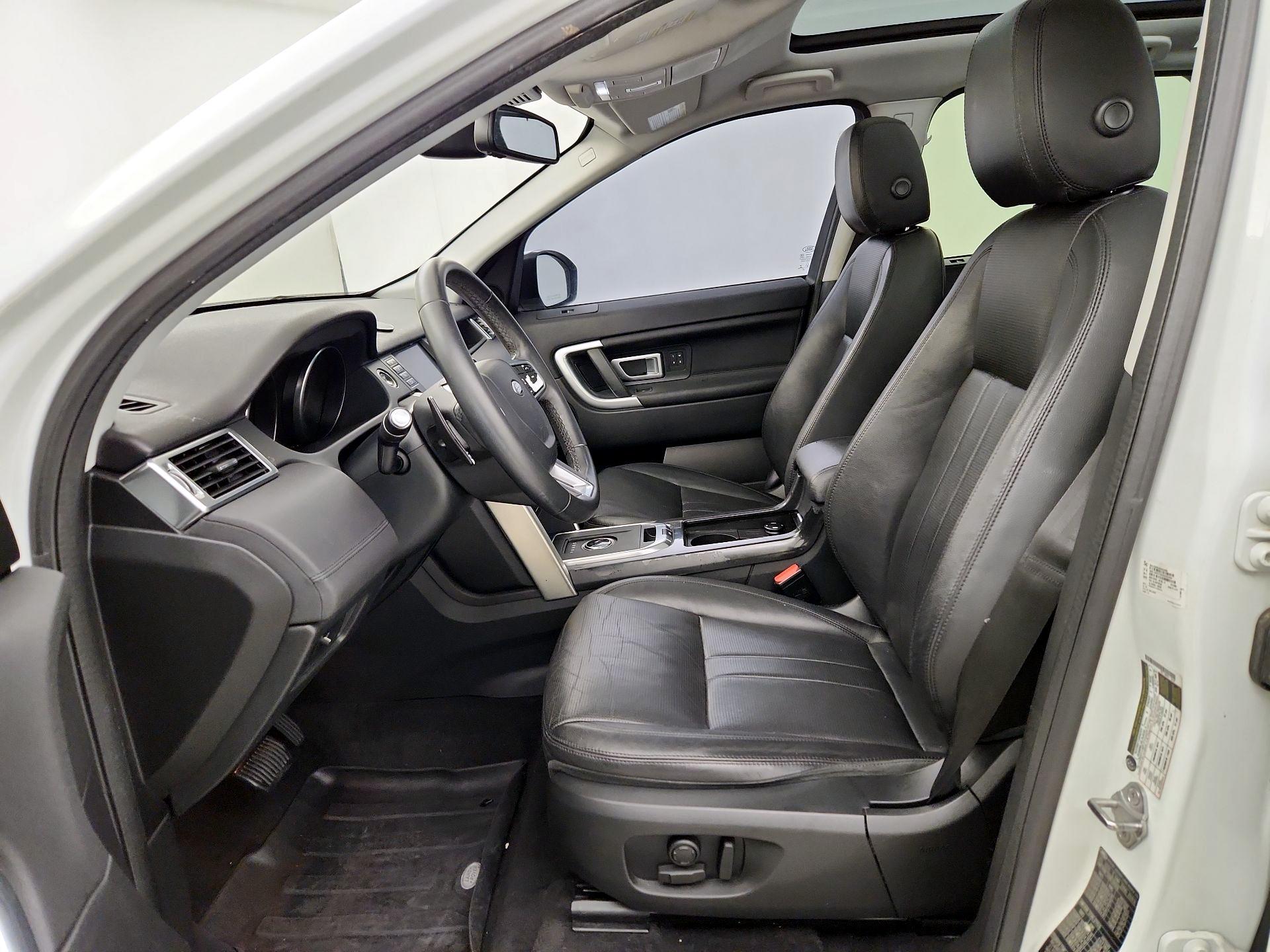 Thumbnail: 2019 Land Rover Discovery Sport - 11