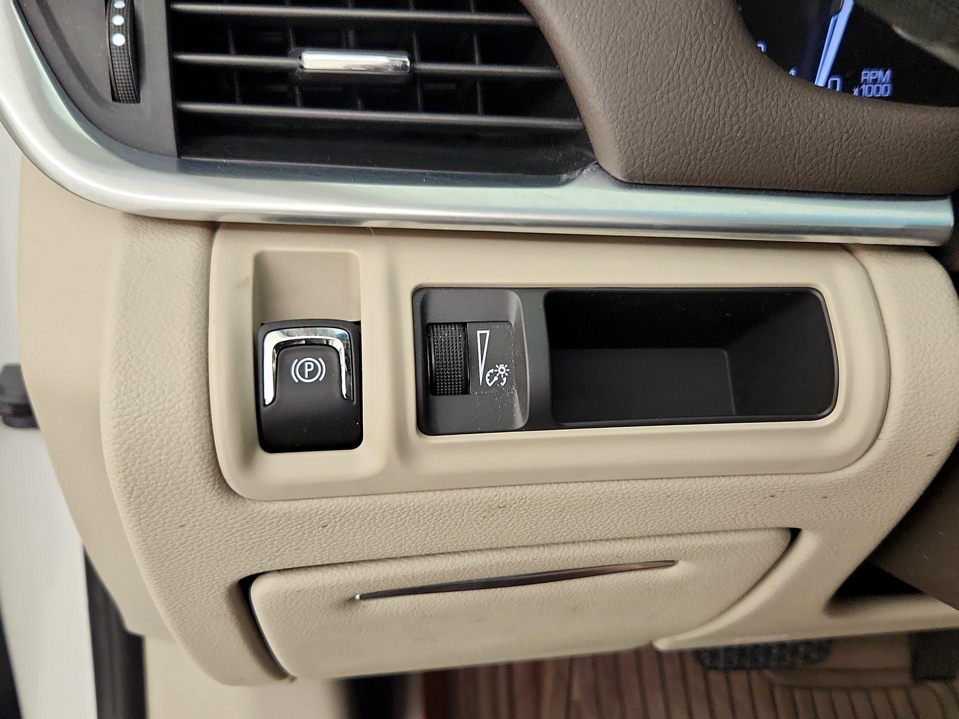Thumbnail: 2017 Cadillac XTS - 13