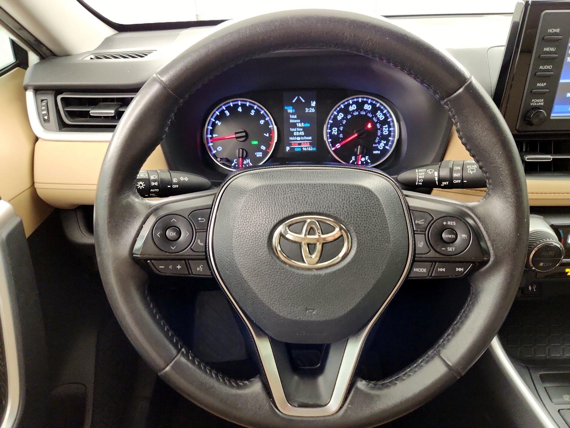 Thumbnail: 2019 Toyota RAV4 - 10