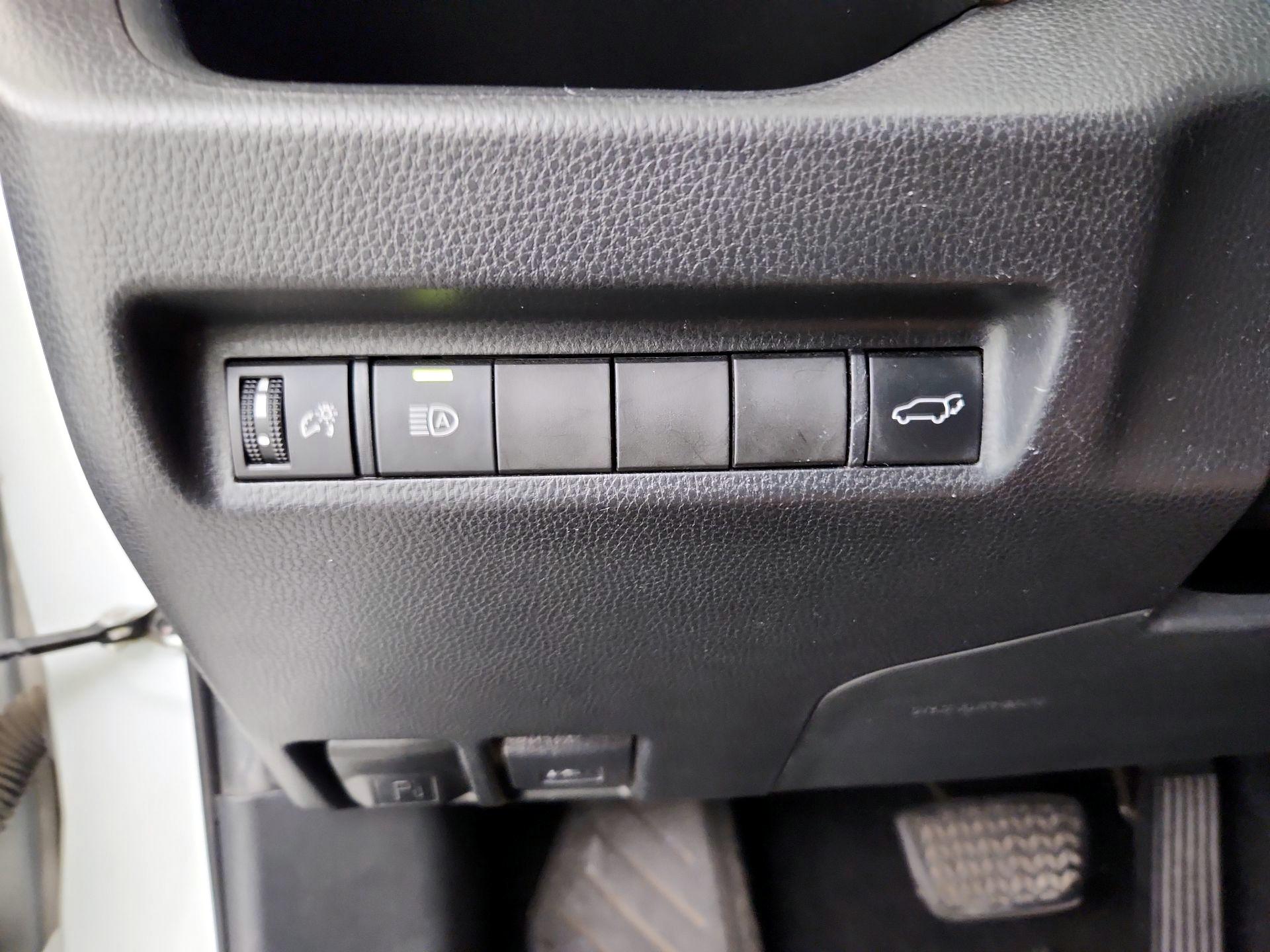 Thumbnail: 2019 Toyota RAV4 - 13