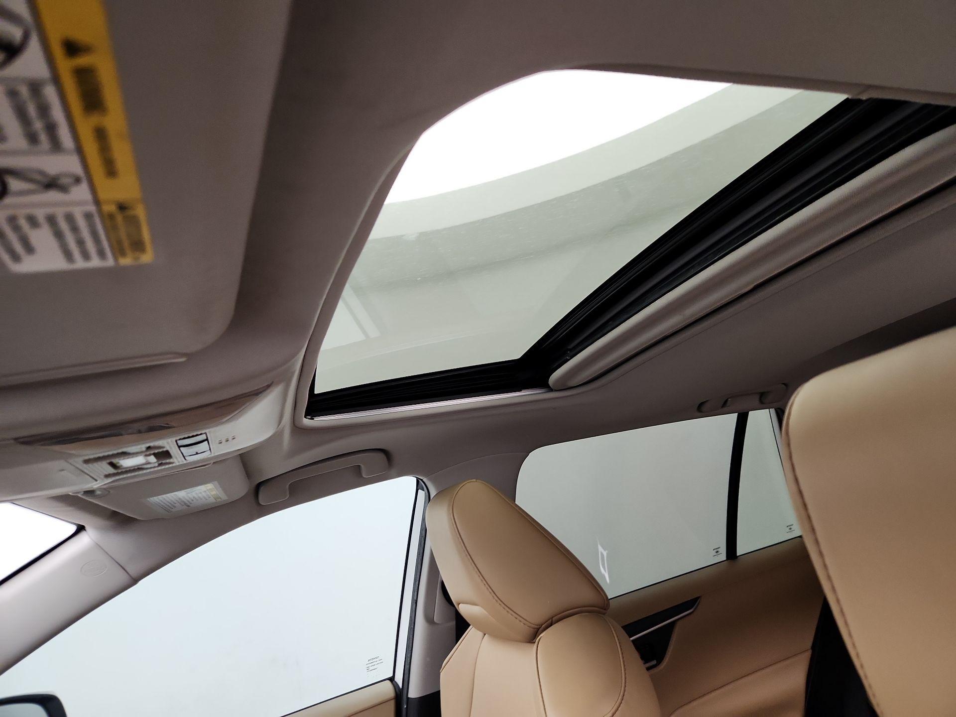 Thumbnail: 2019 Toyota RAV4 - 19