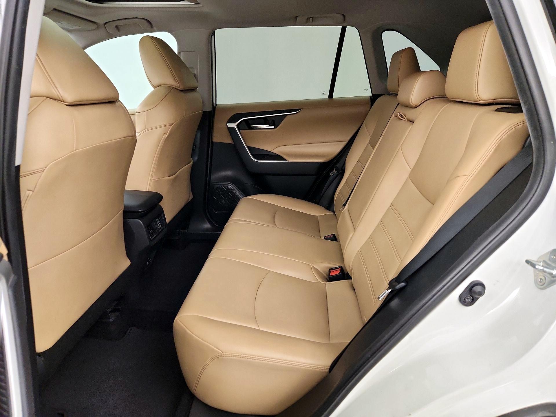 Thumbnail: 2019 Toyota RAV4 - 20