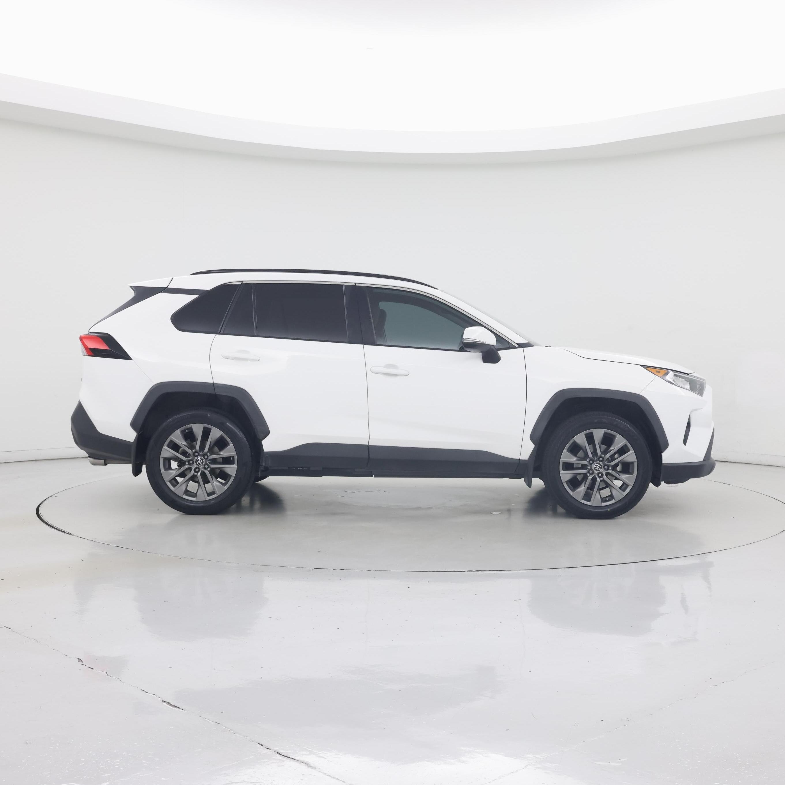 Thumbnail: 2019 Toyota RAV4 - 7