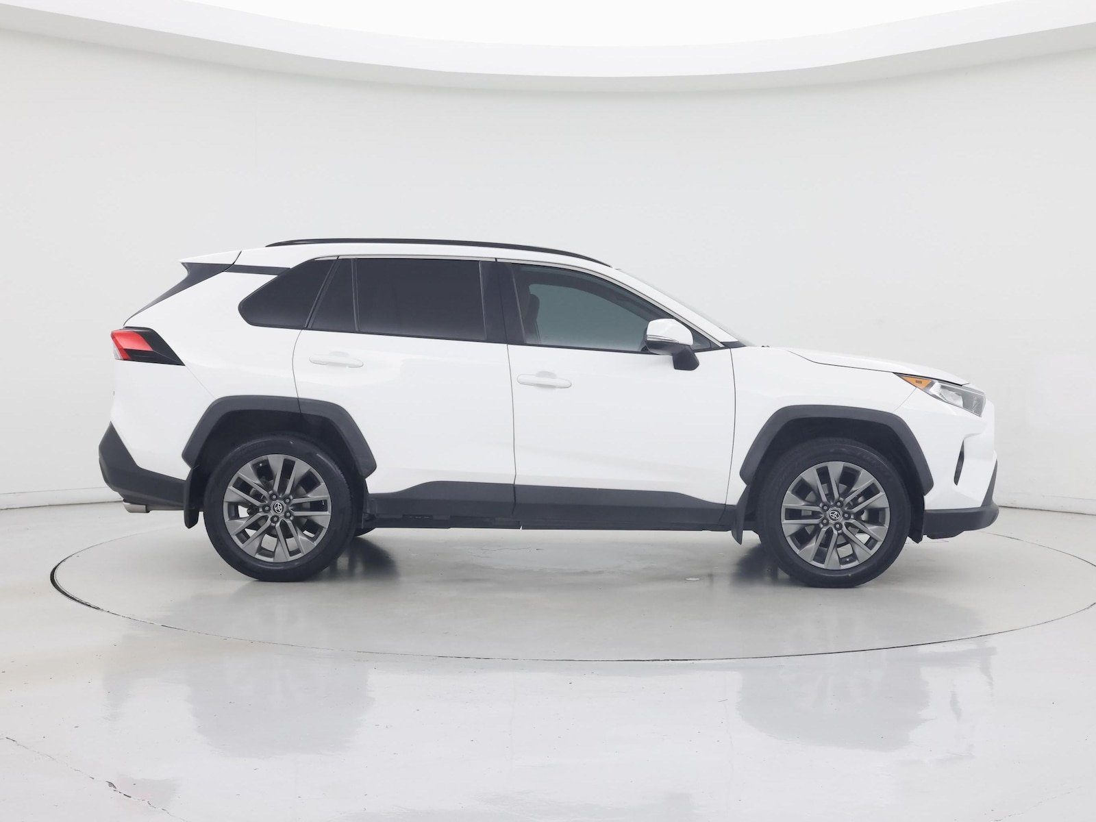 2019 Toyota RAV4 XLE Premium - Photo 8