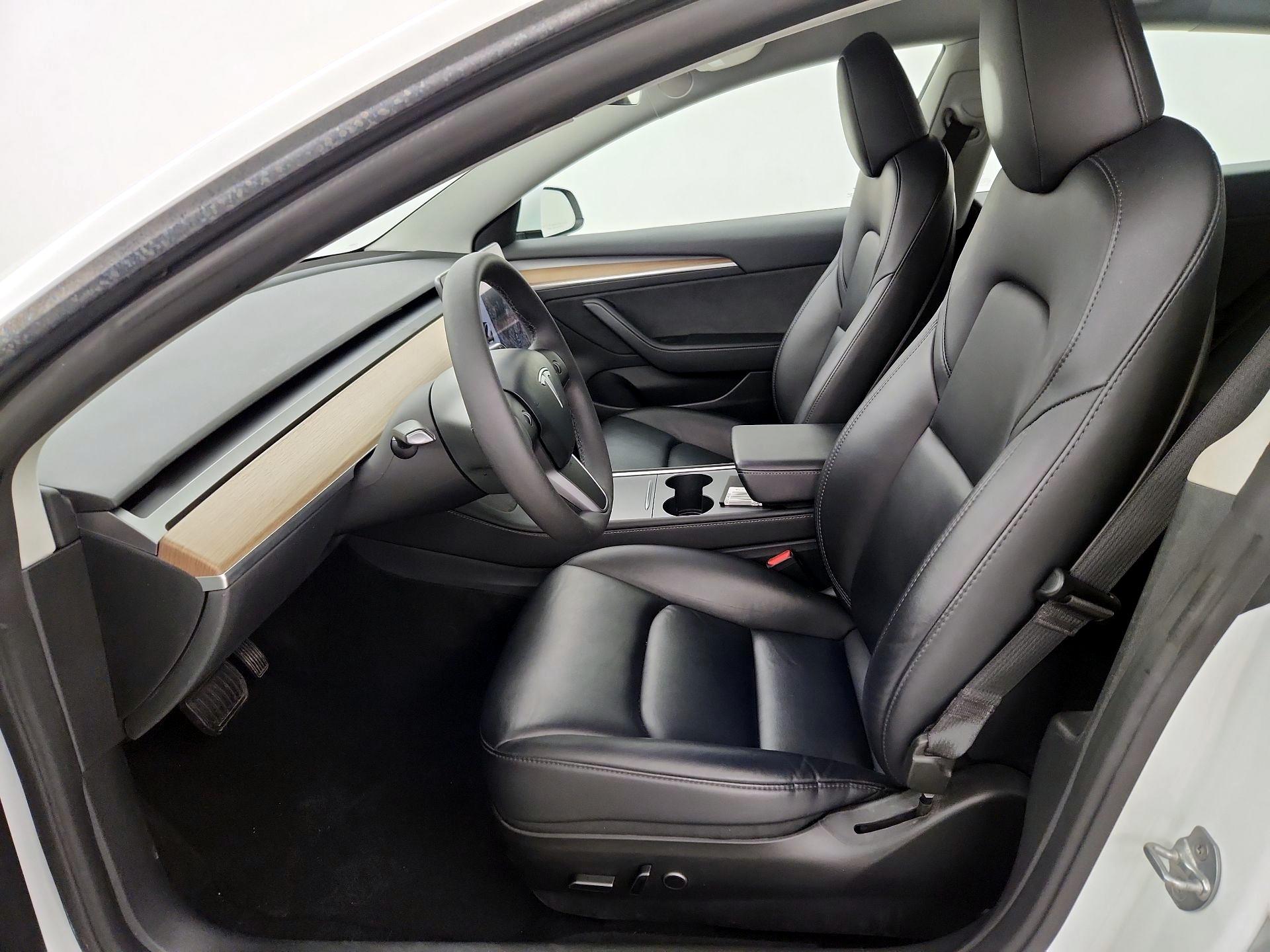 Thumbnail: 2023 Tesla Model 3 - 11