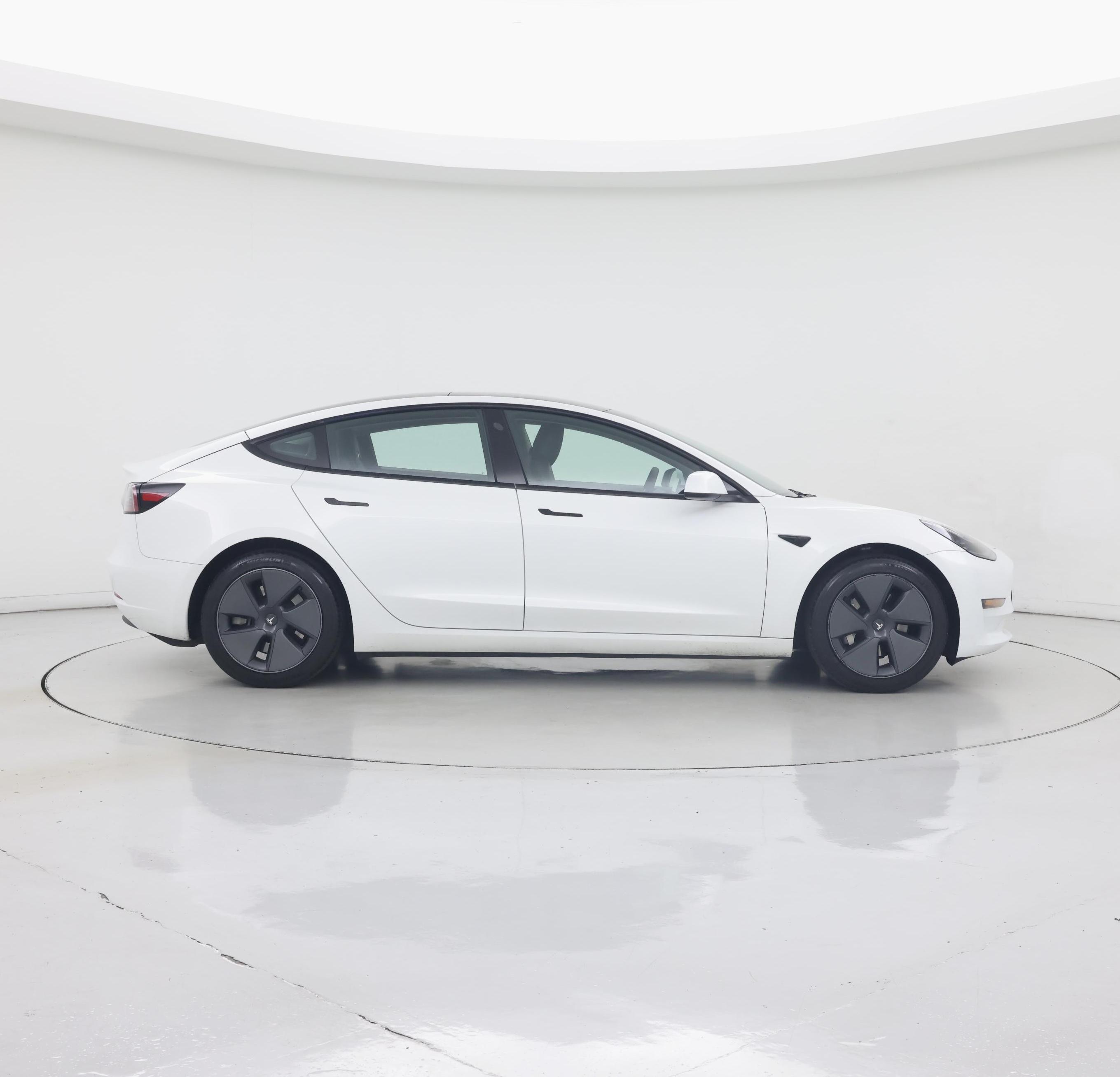 Thumbnail: 2023 Tesla Model 3 - 7