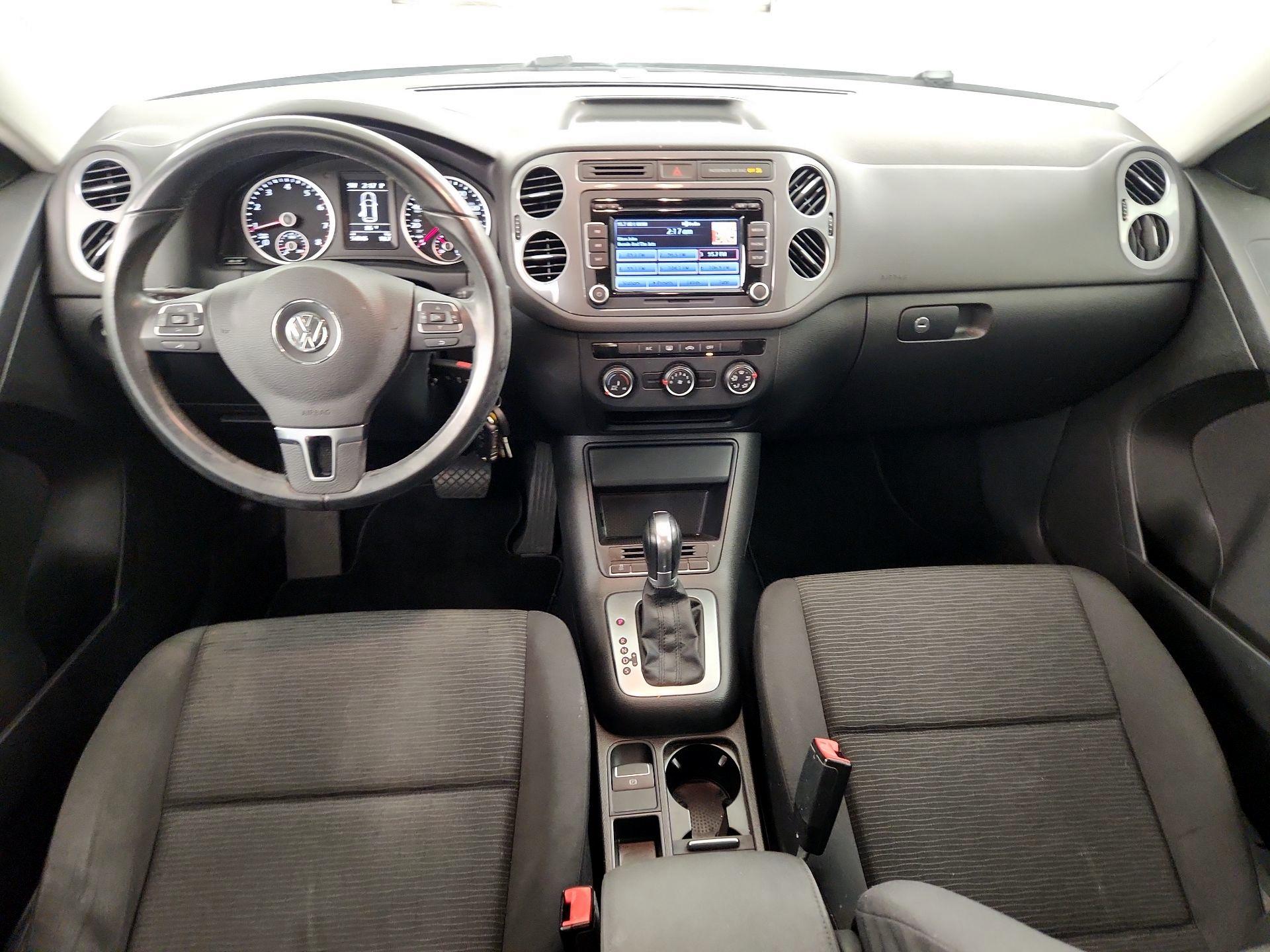 Thumbnail: 2015 Volkswagen Tiguan - 9