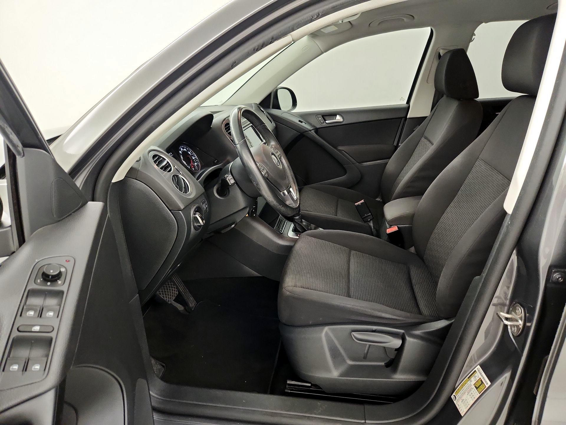 Thumbnail: 2015 Volkswagen Tiguan - 11