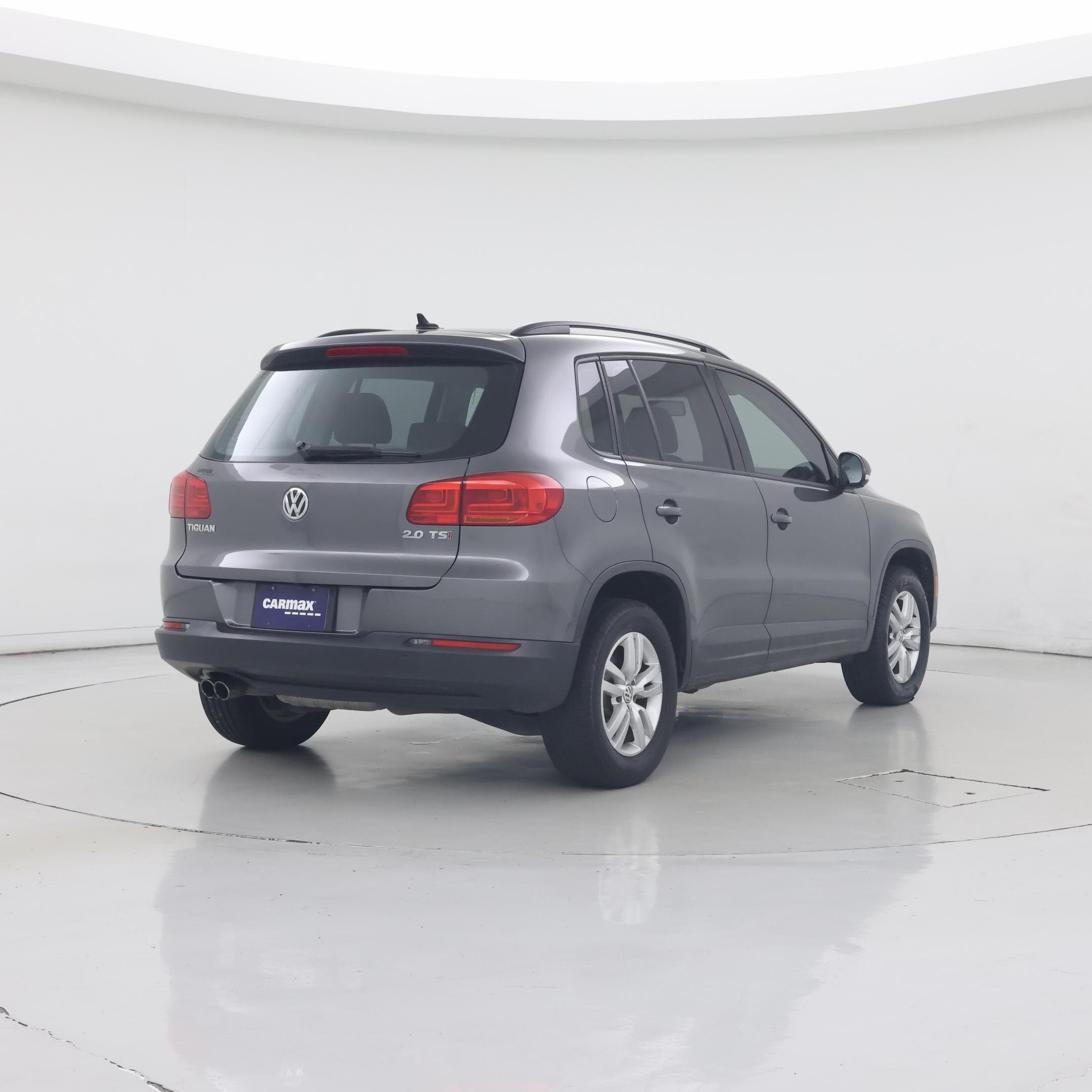 Thumbnail: 2015 Volkswagen Tiguan - 8