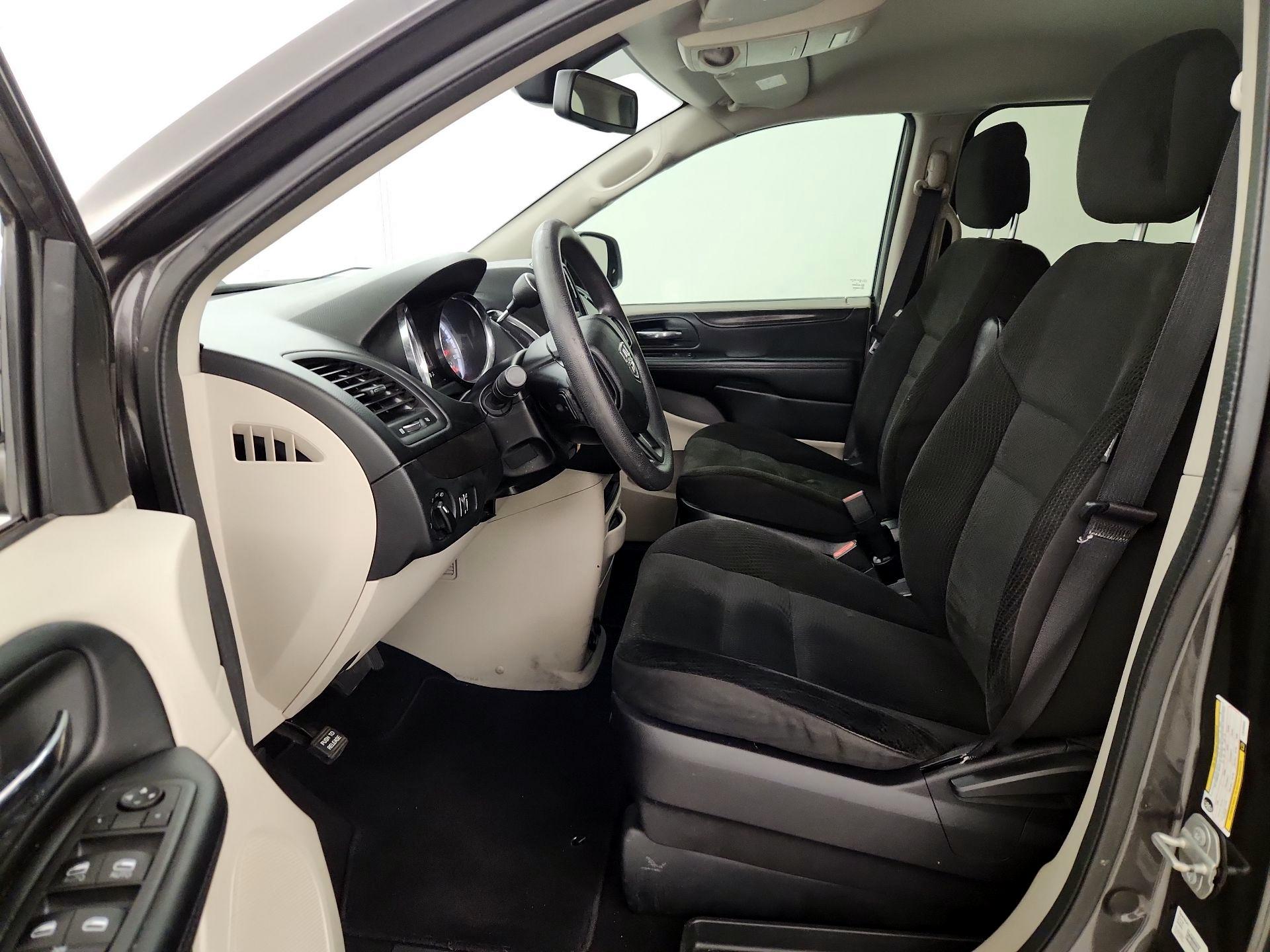 Thumbnail: 2020 Dodge Grand Caravan - 11