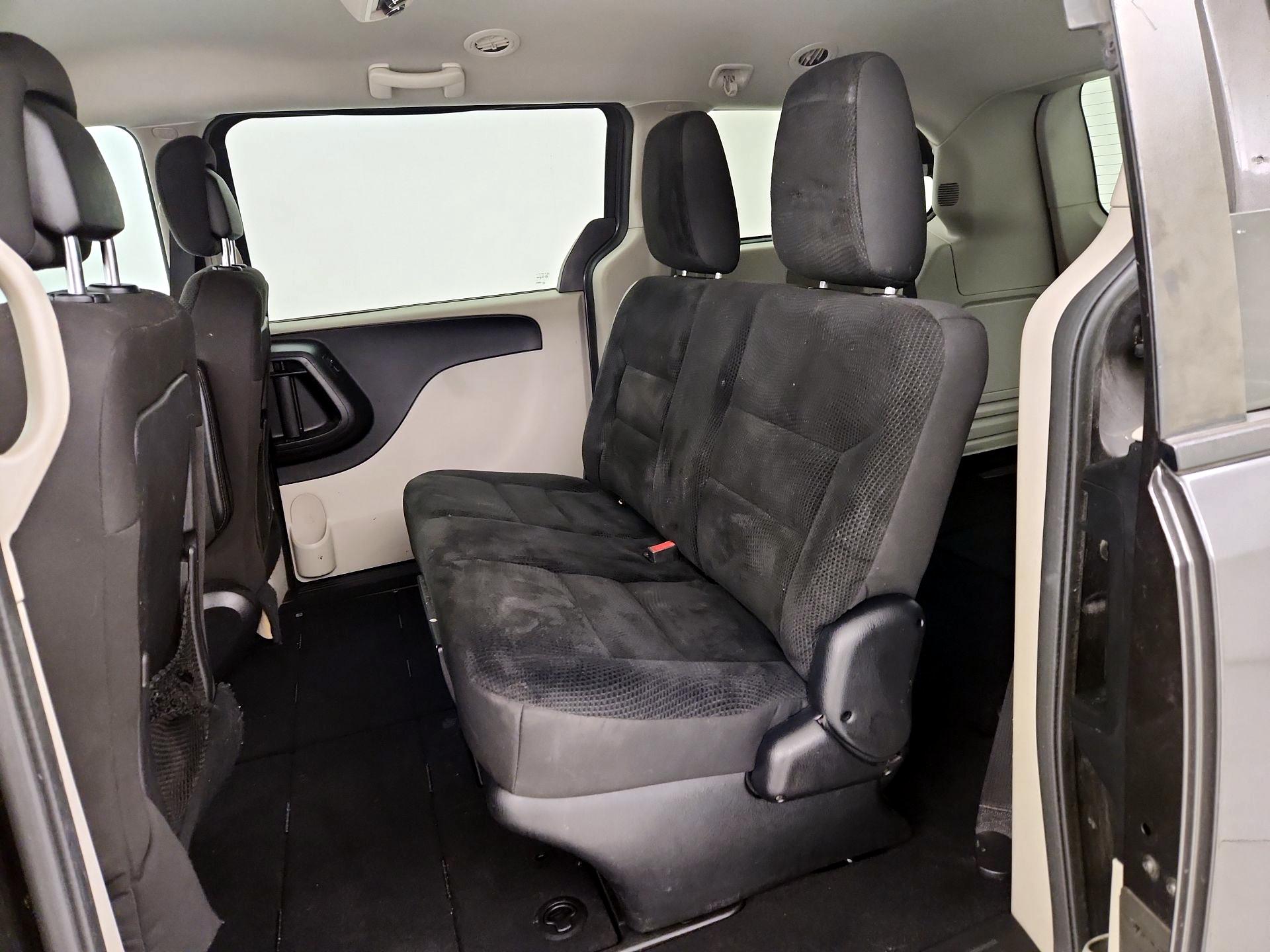 Thumbnail: 2020 Dodge Grand Caravan - 19