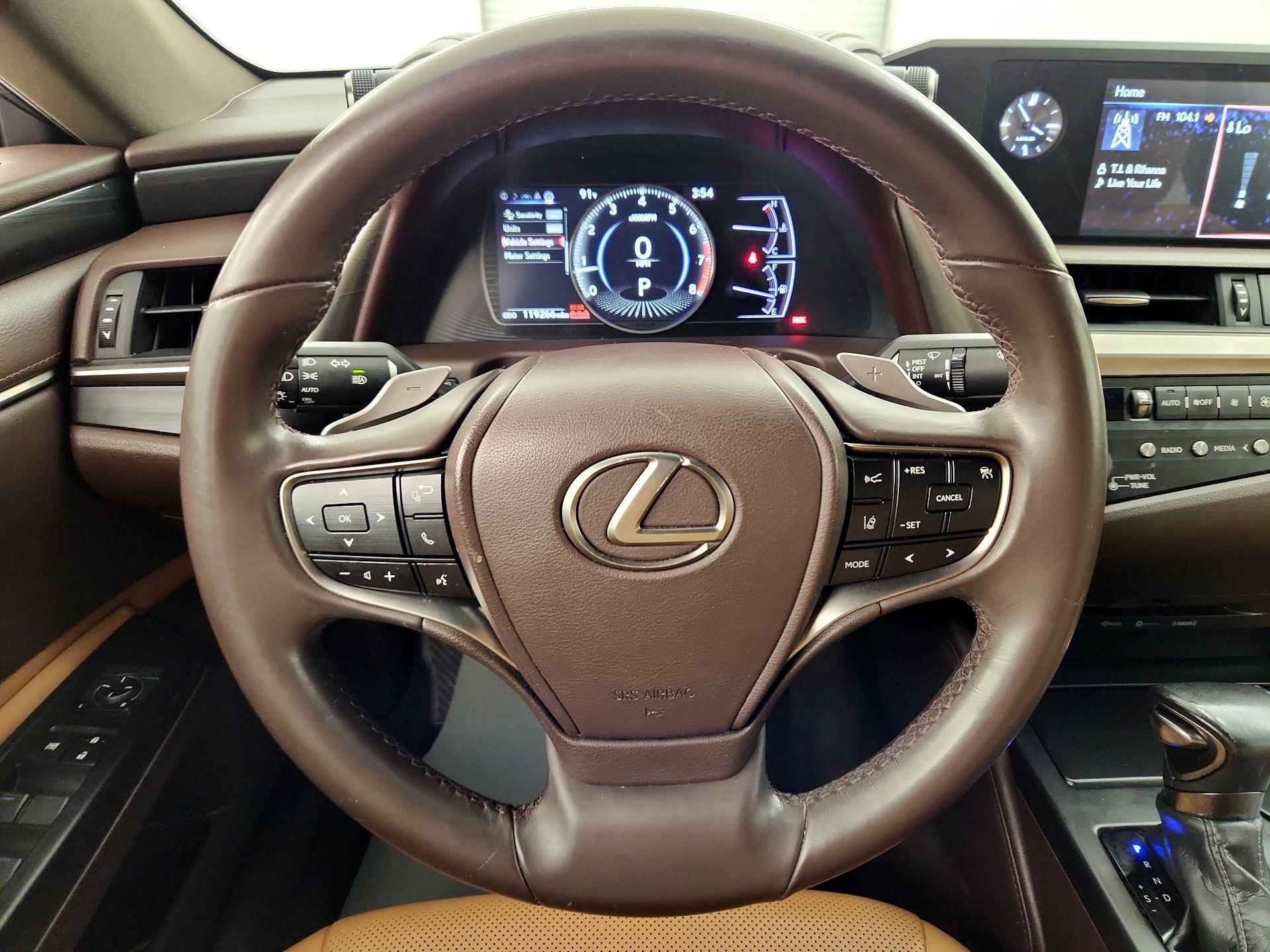 Thumbnail: 2019 Lexus ES - 10