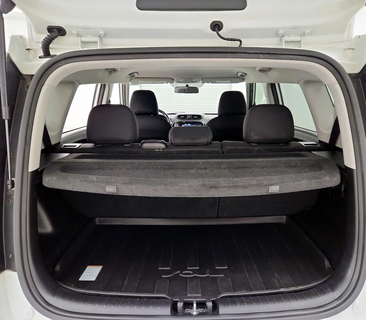 Trunk/Cargo (Seats Up)
