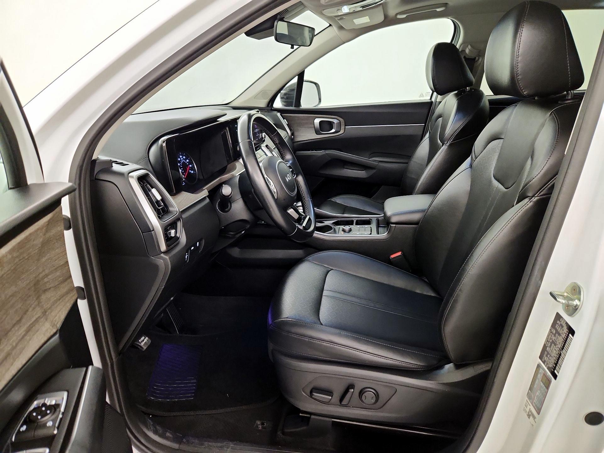 Thumbnail: 2022 Kia Sorento - 11