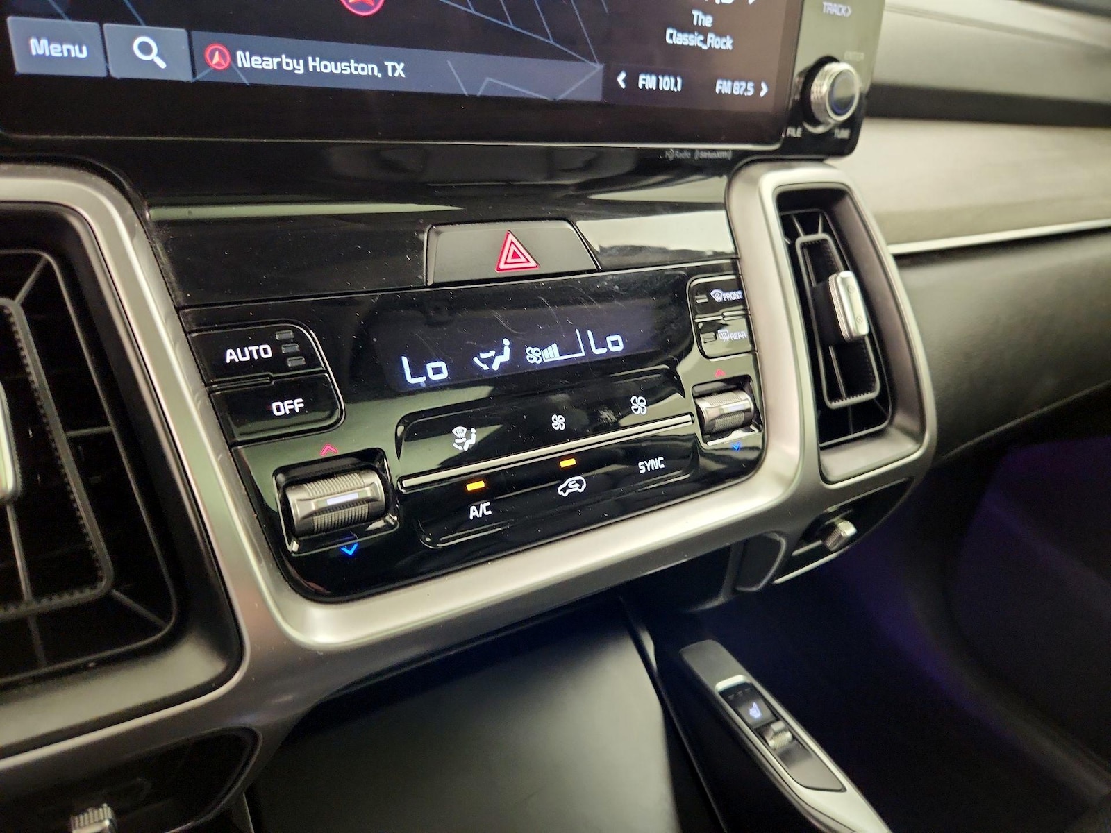 2022 Kia Sorento X-Line S - Photo 18