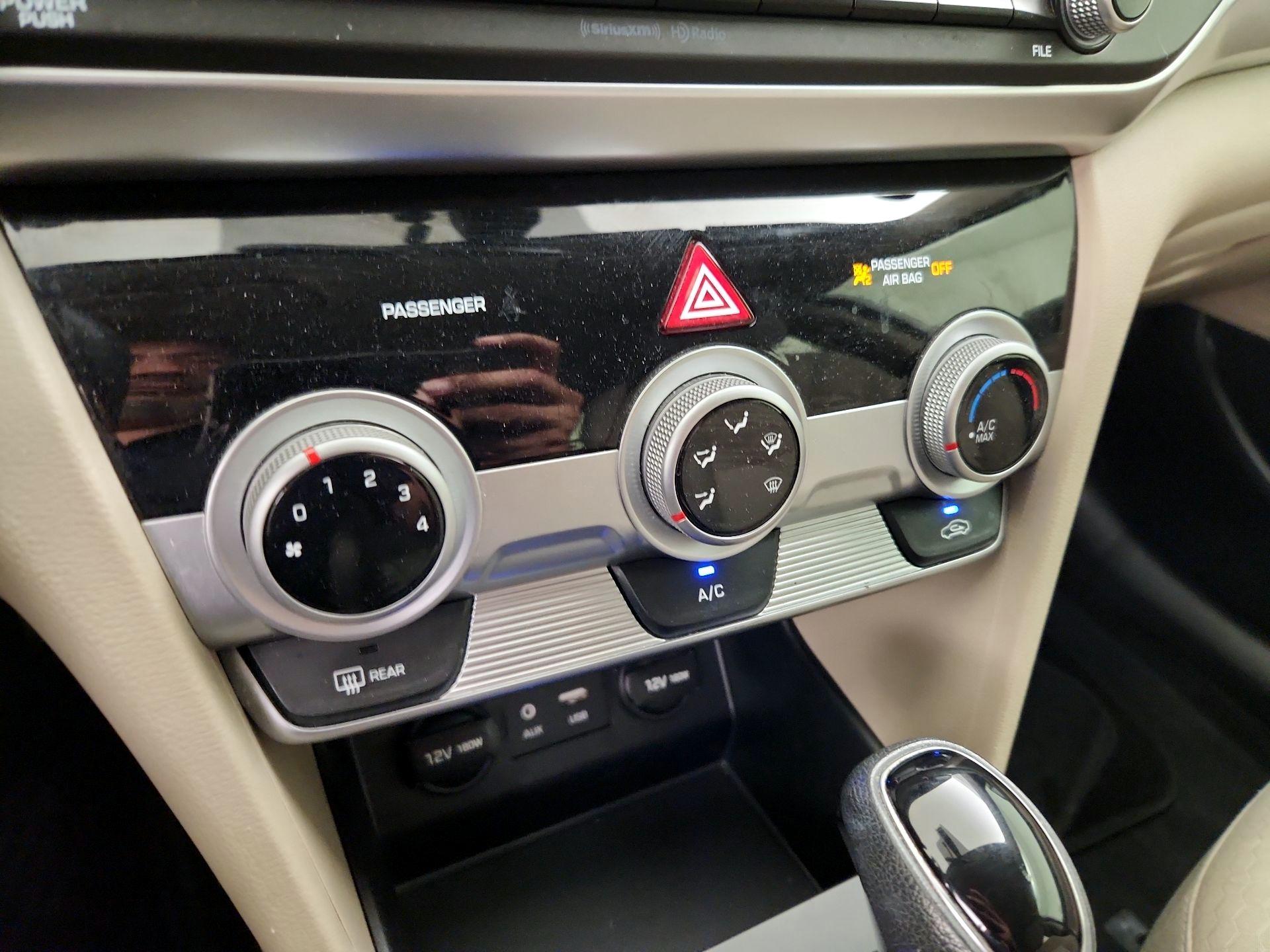 Thumbnail: 2019 Hyundai Elantra - 16