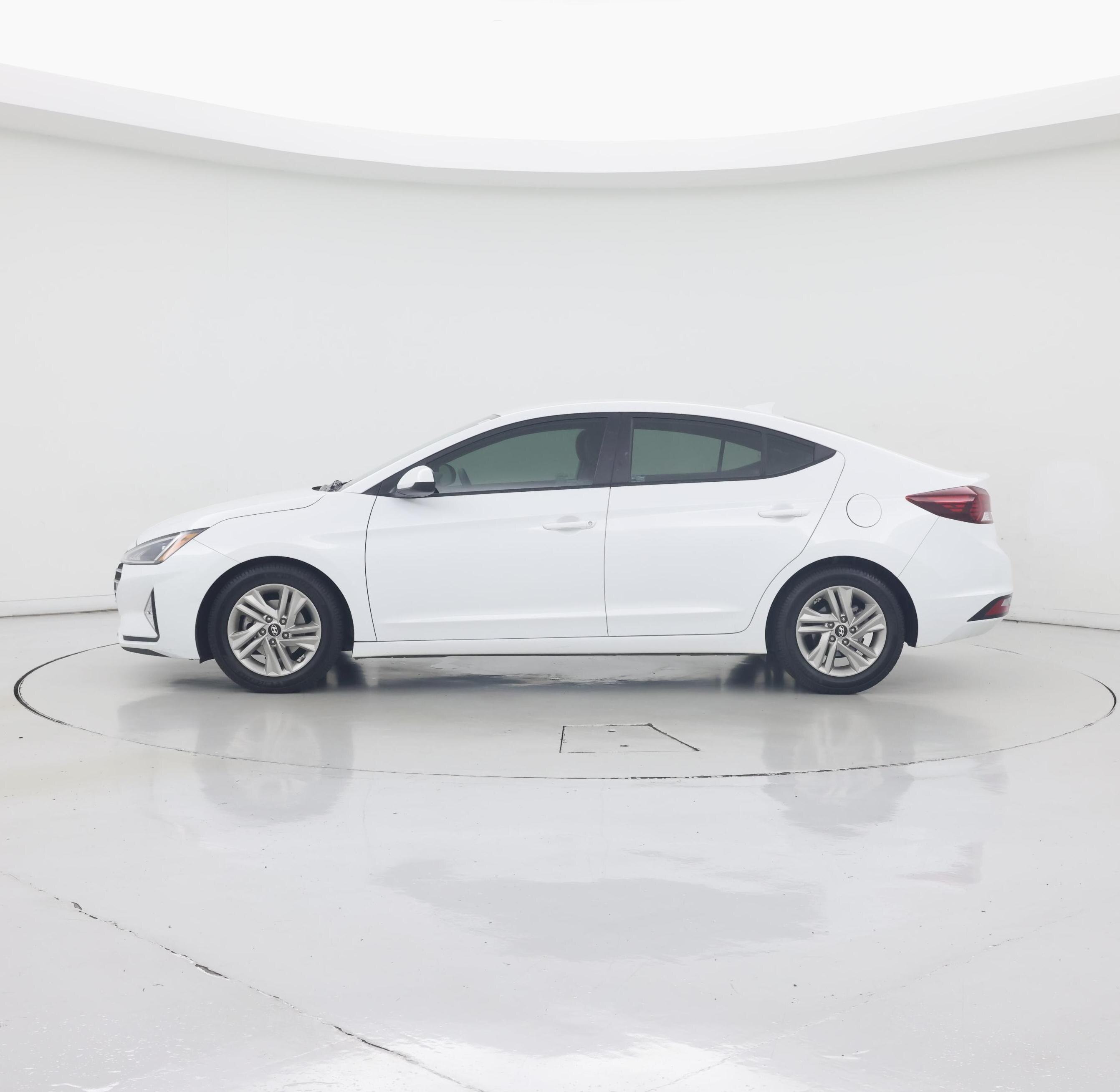 Thumbnail: 2019 Hyundai Elantra - 3